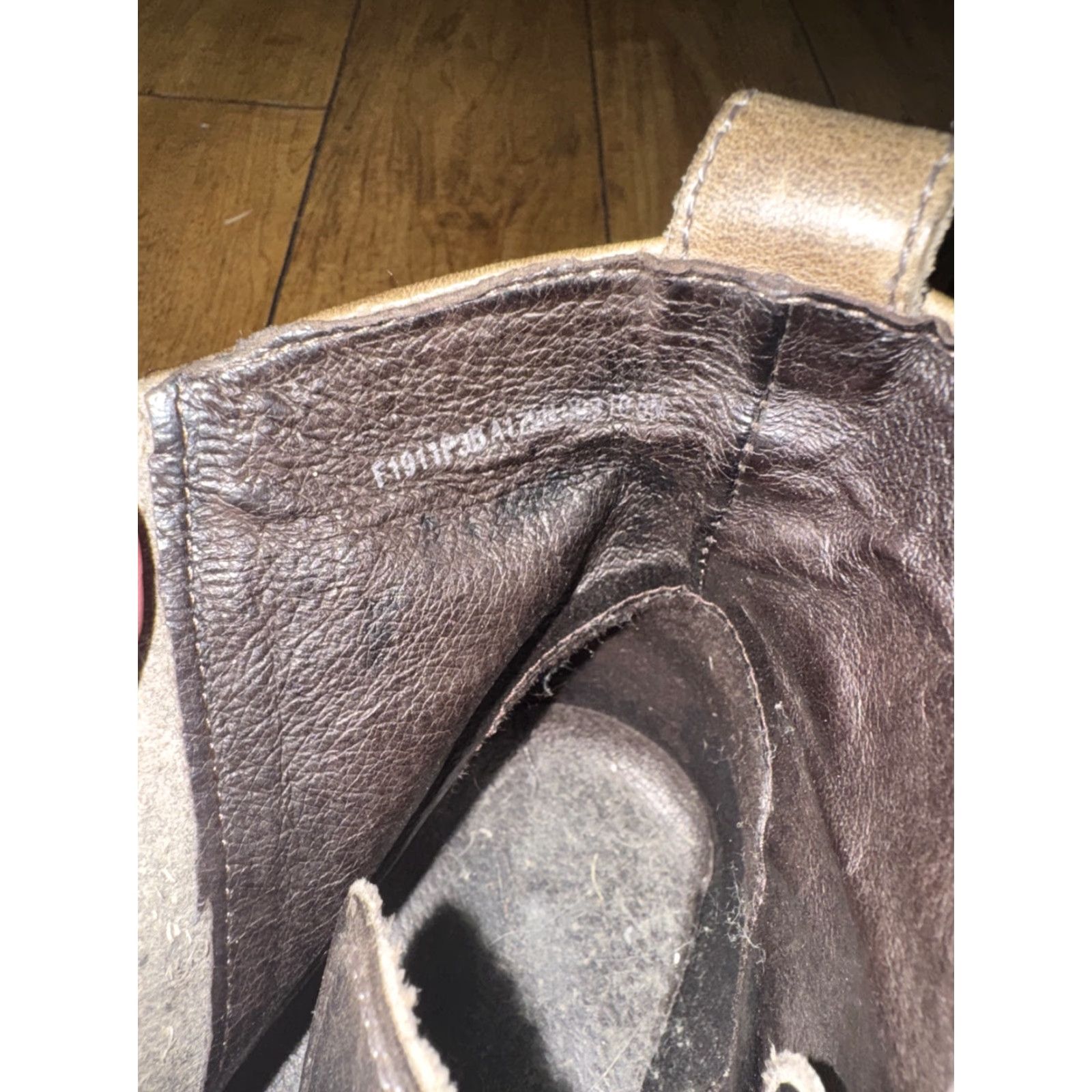 John Varvatos VINTAGE John Varvatos USA Men’s Brown Leather Chelsea Ankle Boots 10.5 Mens Zip Leather Outsole USA Theme brown Chelsea Boots 10.5 Mens Size US 11 / EU 44 - 6 Thumbnail