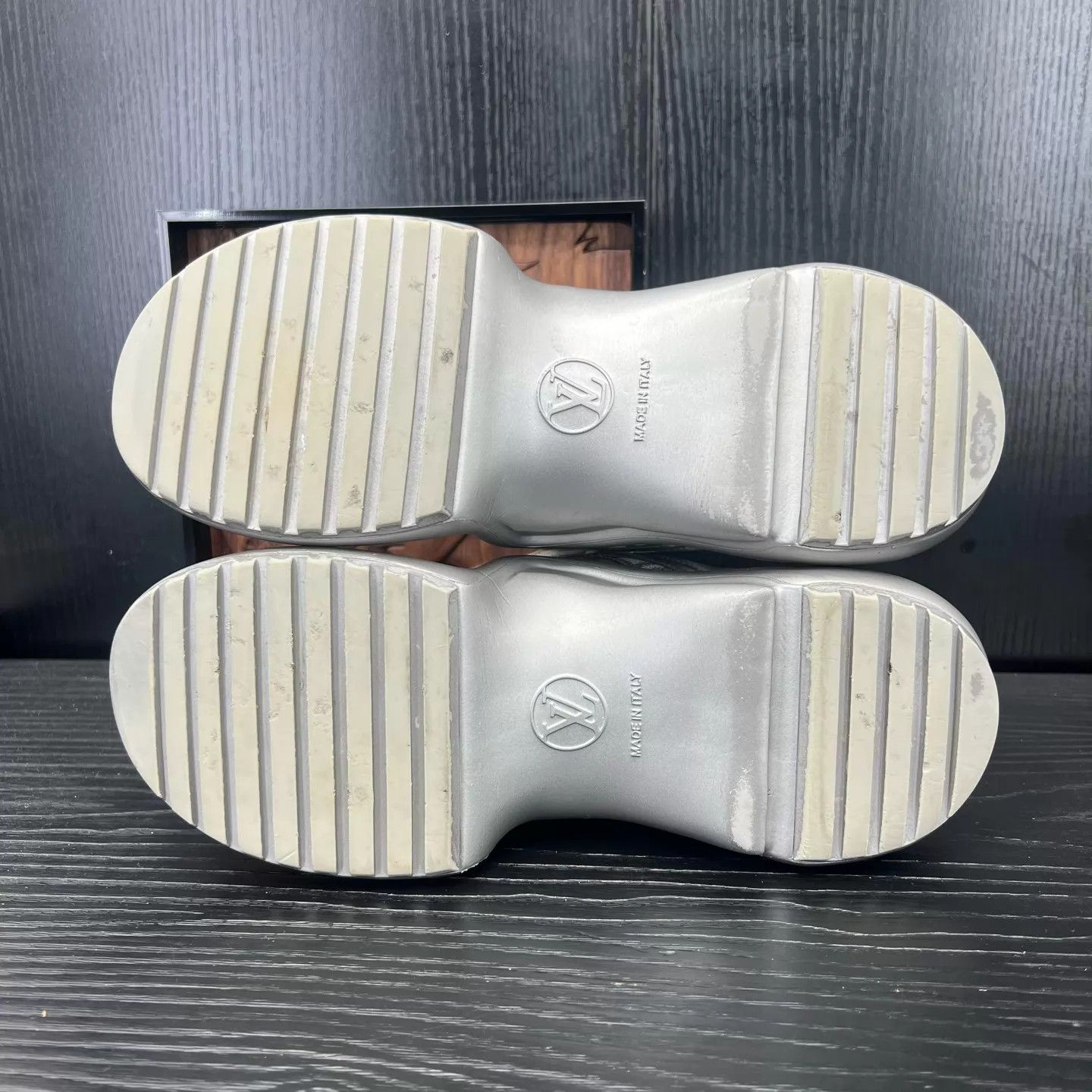 Louis Vuitton LV Archlight Silver/White 36.5 Original Box Size US 6 / IT 36 - 7 Thumbnail