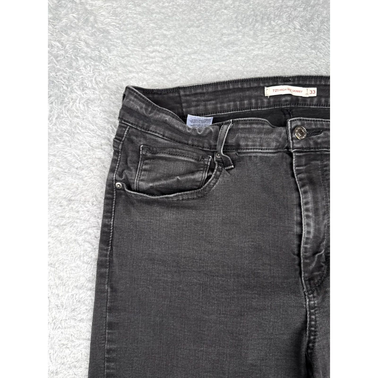 Levi's Levis 721 High Rise Skinny Shorts Womens 33x9 Black Denim Cutoff Frayed Hem Size 24" / US 00 / IT 34 - 4 Thumbnail