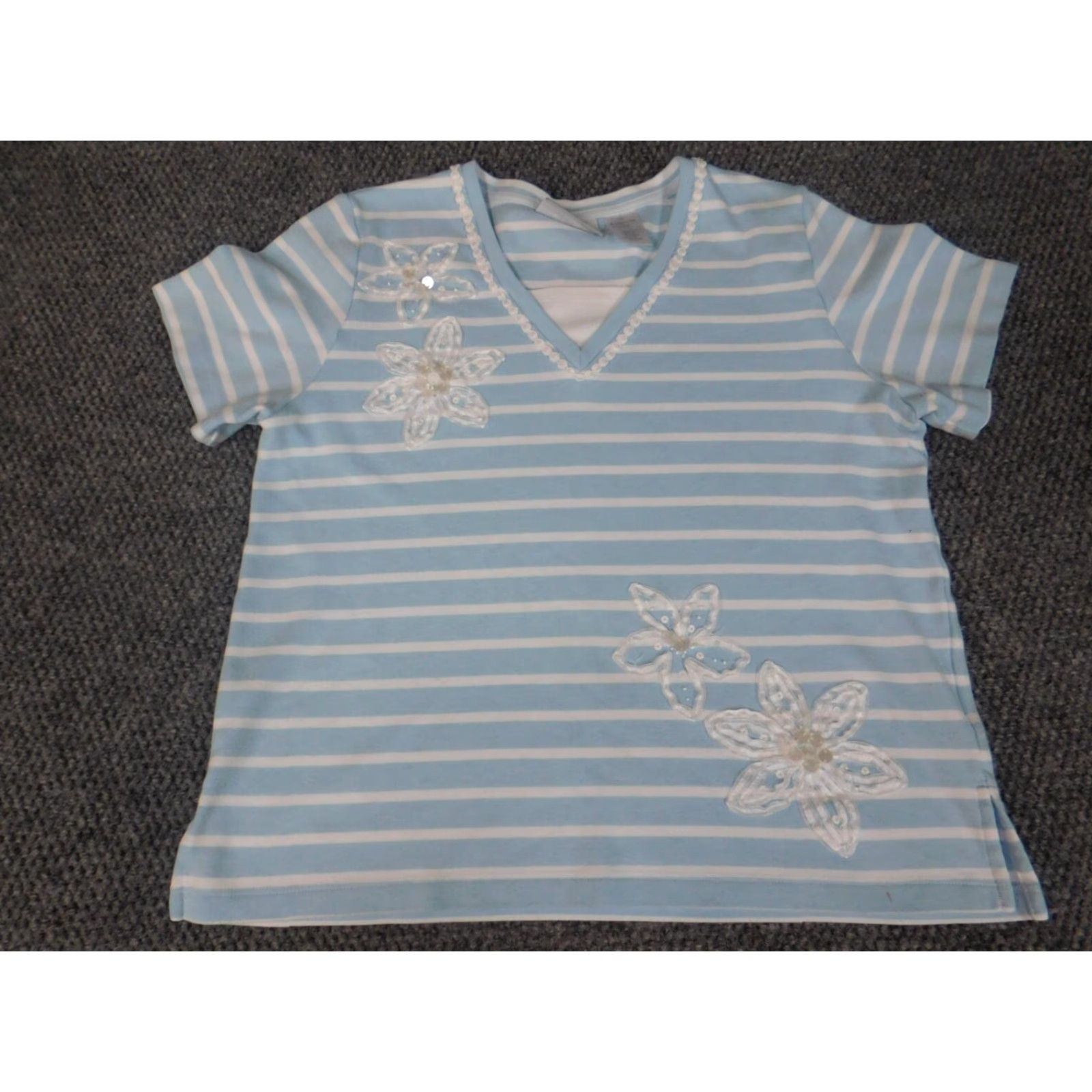 Vintage Alfred Dunner Blouse Shirt Petite PS Womens Blue Striped V-Neck Pullover Casual Short Sleeve Cotton Polyester Size S / US 4 / IT 40 - 3 Thumbnail