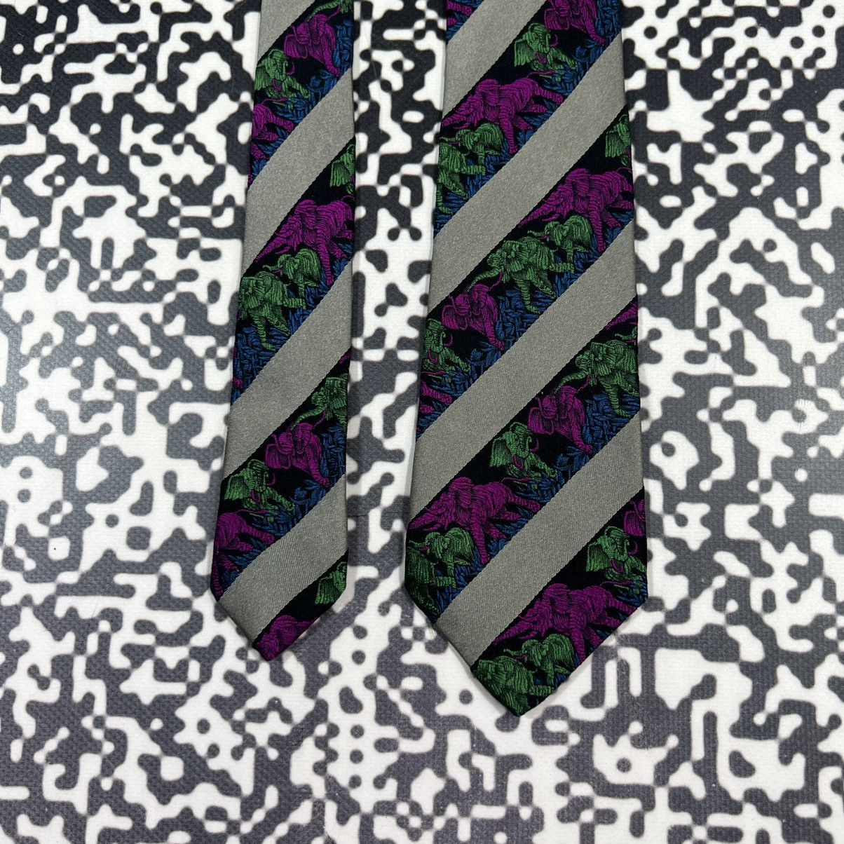 Hugo Boss Vintage 90s Hugo Boss Elephant Monogram Retro Silk Tie Size ONE SIZE - 6 Thumbnail