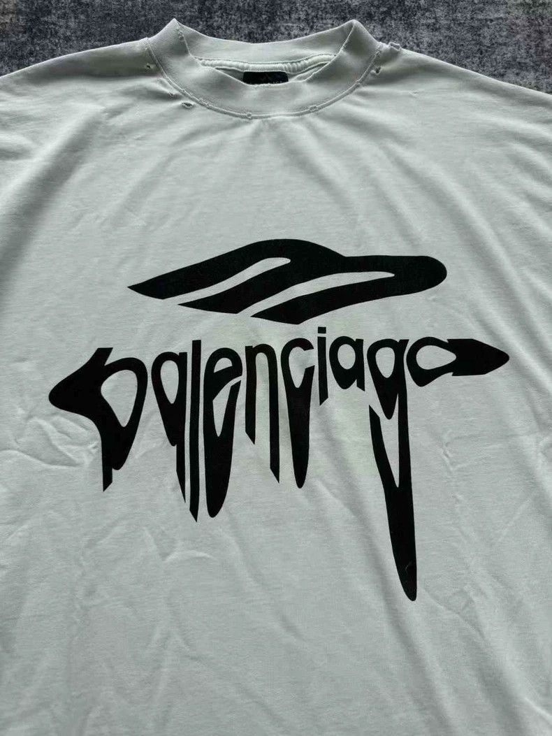 Balenciaga Balenciaga Off-white melted logo destroyed short sleeve Size US S / EU 44-46 / 1 - 4 Thumbnail