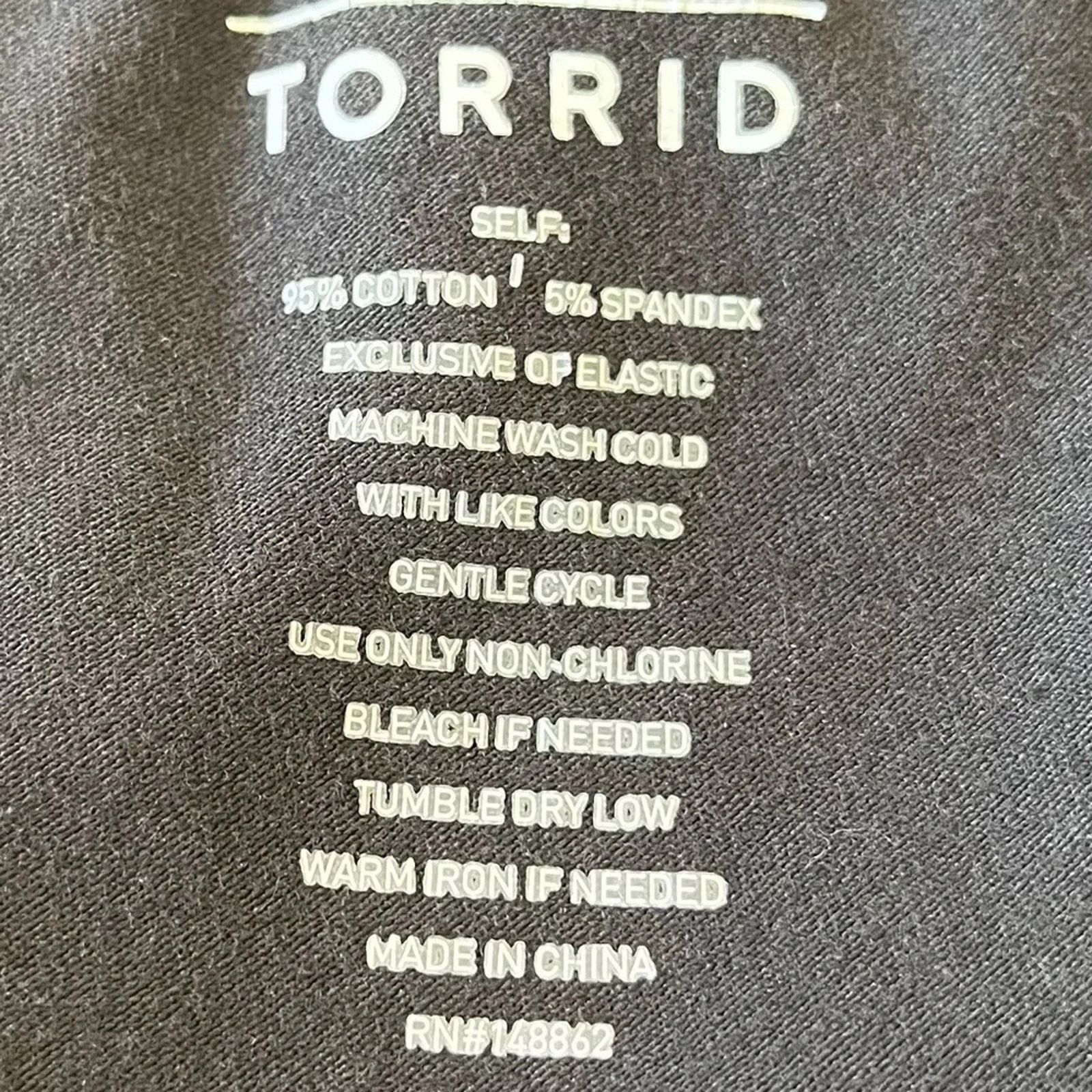 The Unbranded Brand Torrid leggings with cutouts down the legs, size 1 (XL) Size 40" / US 18 - 4 Thumbnail