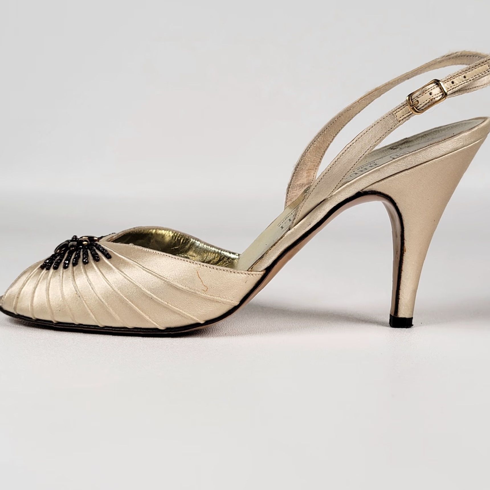 Bruno Magli VINTAGE Bruno Magli Heels Beige Beaded Italian Leather Slingbacks Size 7 AA Women's Stiletto Party/Cocktail Size US 7 / IT 37 - 7 Thumbnail