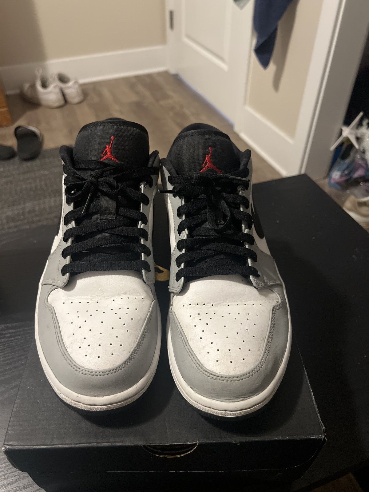 Jordan Brand × Nike Jordan 1 low smoke grey Size US 13 / EU 46 - 3 Thumbnail