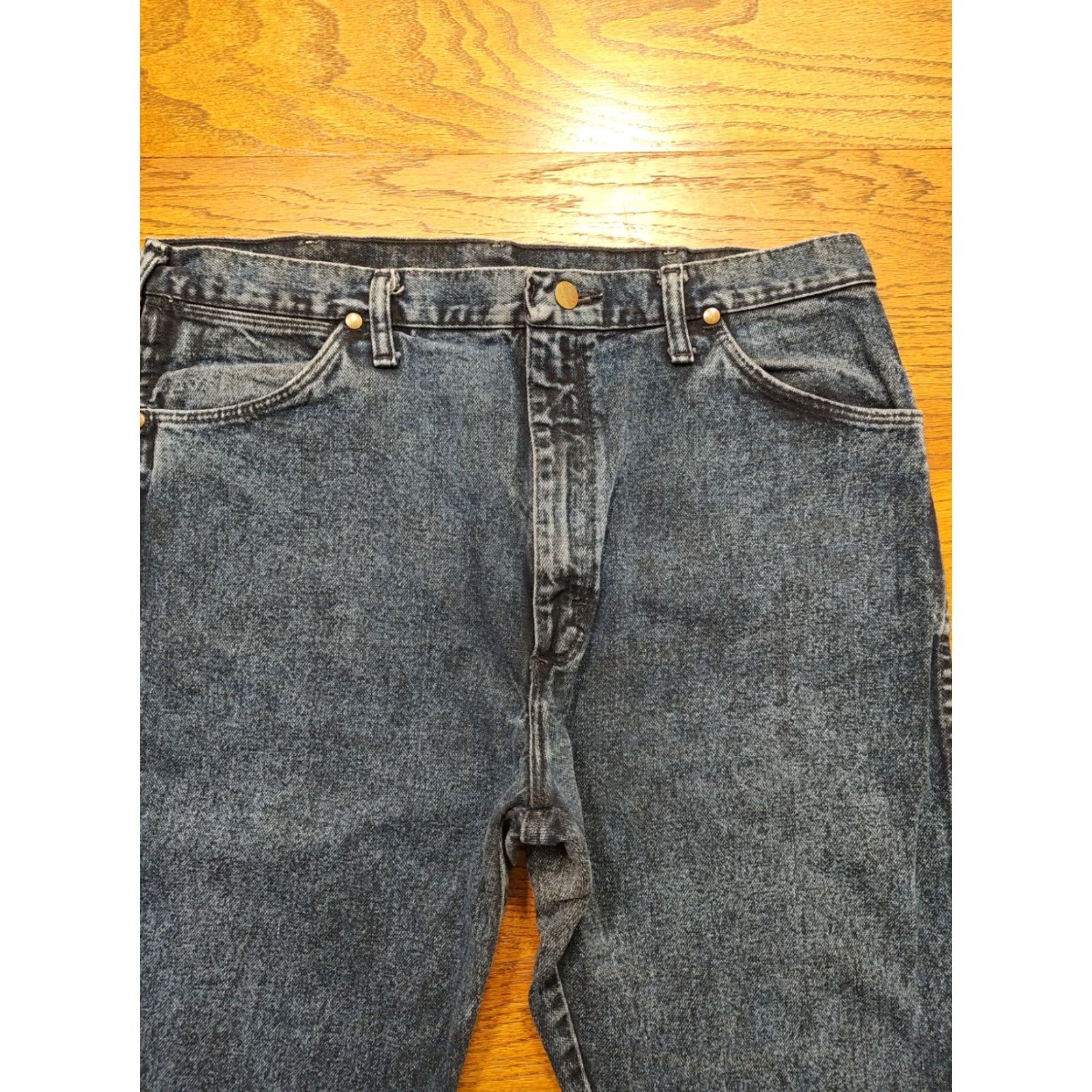 Wrangler VINTAGE Wrangler 13MWZ Jeans Bootcut Denim Blue 35x34 USA Mens Regular 5-Pocket Distressed Size US 35 - 5 Thumbnail