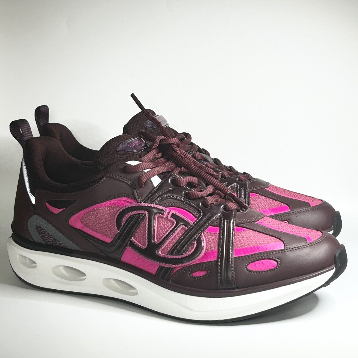 Valentino New Valentino Garavani VLogo Easyjog Sneakers Size 11US/44EU Size US 11 / EU 44 - 1 Thumbnail