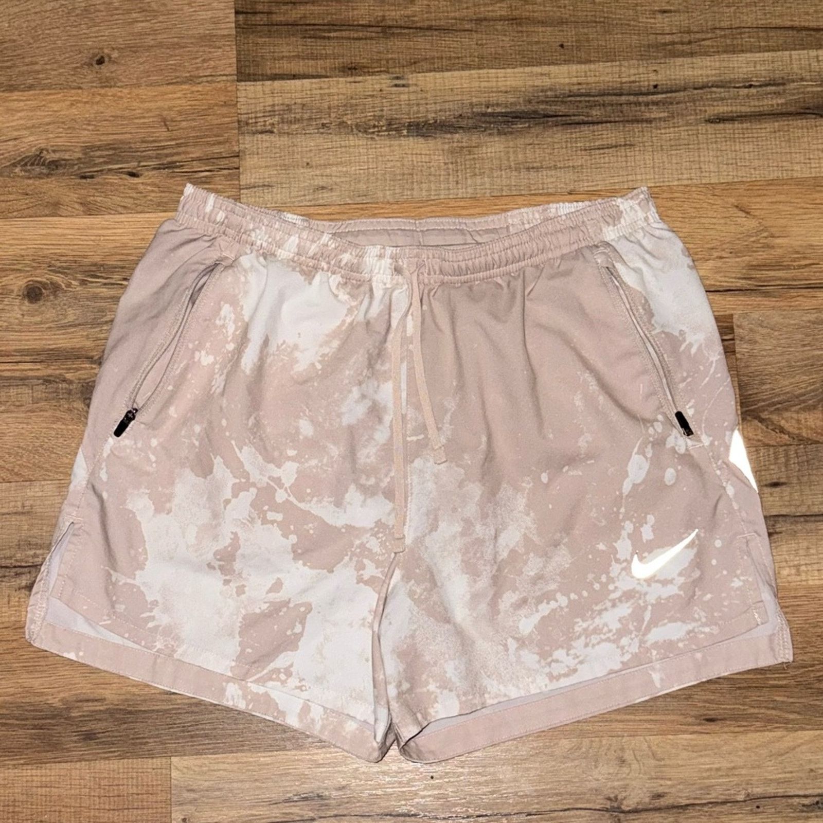 Nike Nike Running Division Shorts Size US 27 - 2 Thumbnail