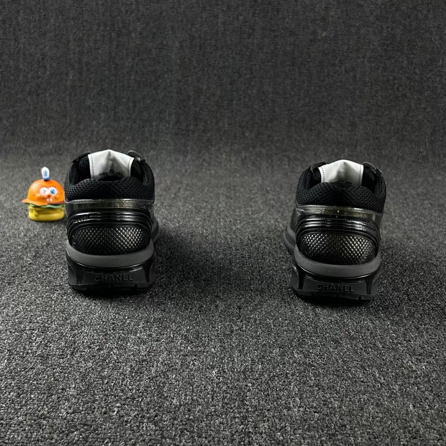 Chanel Chanel Black Toe King CC Logo Women's 36.5 Sneakers Size US 6 / IT 36 - 5 Thumbnail