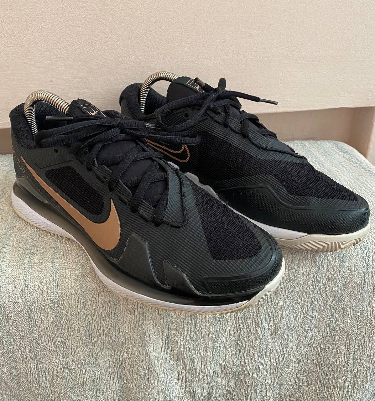 Nike × Vintage 🔥 Nike Court Air Zoom Vapor Pro Black Metallic Red Bronze W Size US 6 / EU 39 - 2 Thumbnail