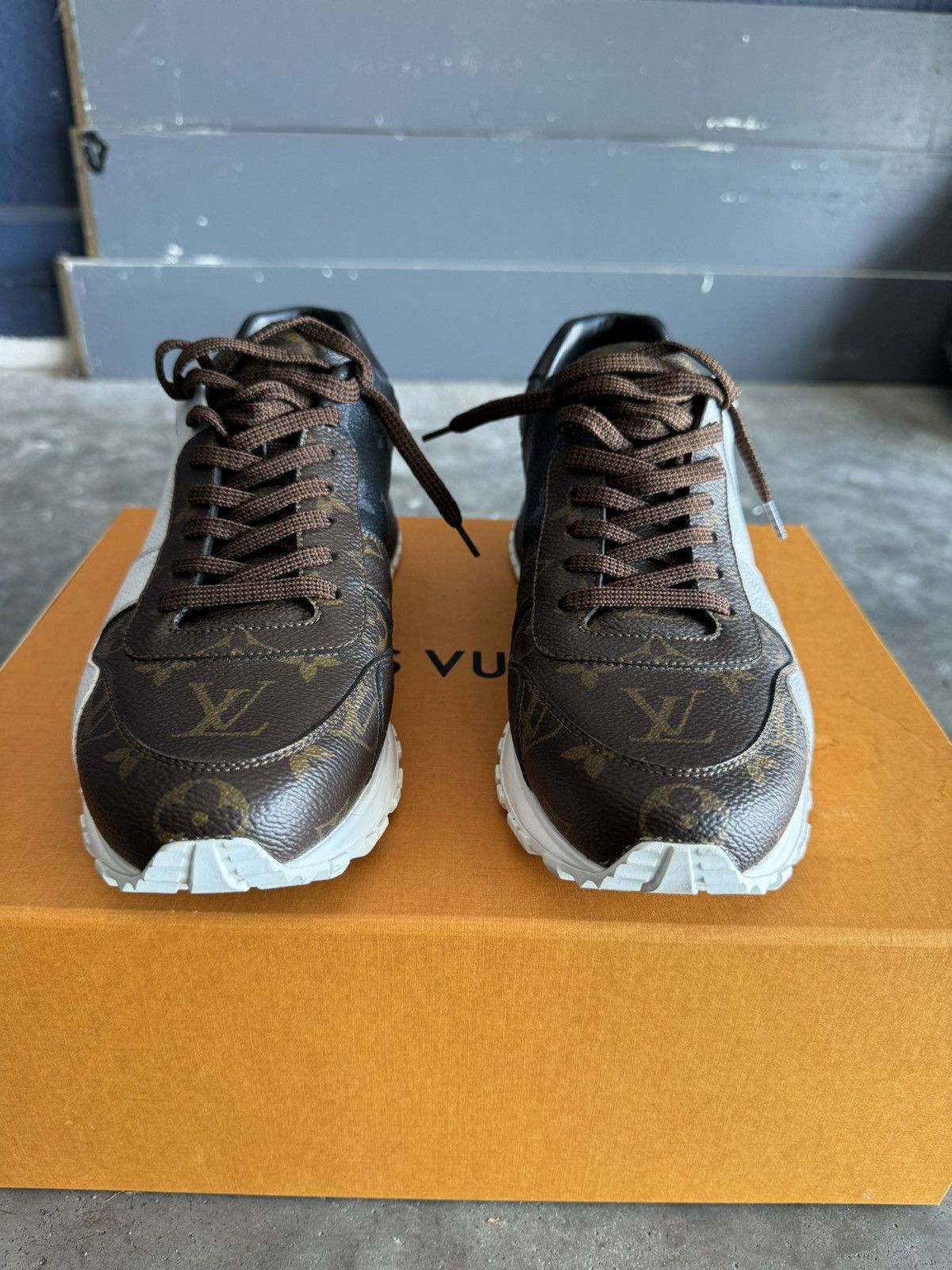 Louis Vuitton LOUIS VUITTON Run Away Sneakers Size US 9 / EU 42 - 1 Thumbnail