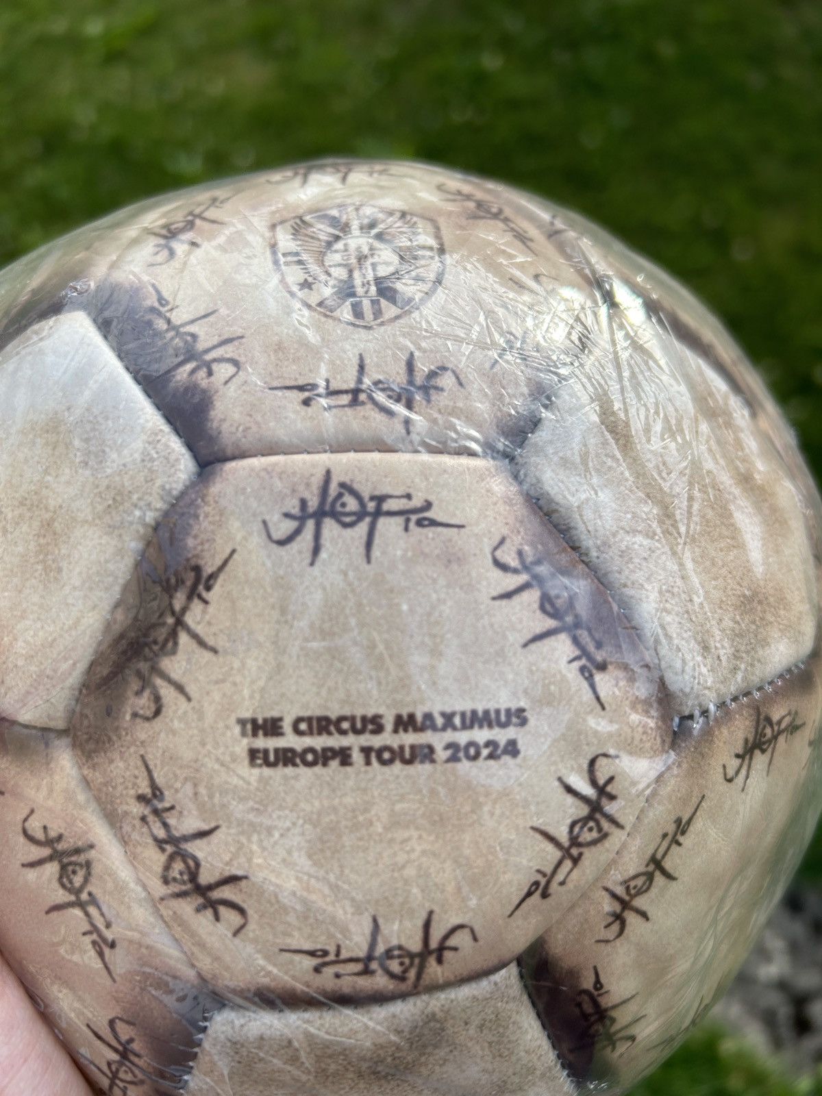 Travis Scott EUROPE EXCLUSIVE 2024 FOOTBALL UTOPIA TOUR TRAVIS SCOTT Size ONE SIZE - 4 Thumbnail