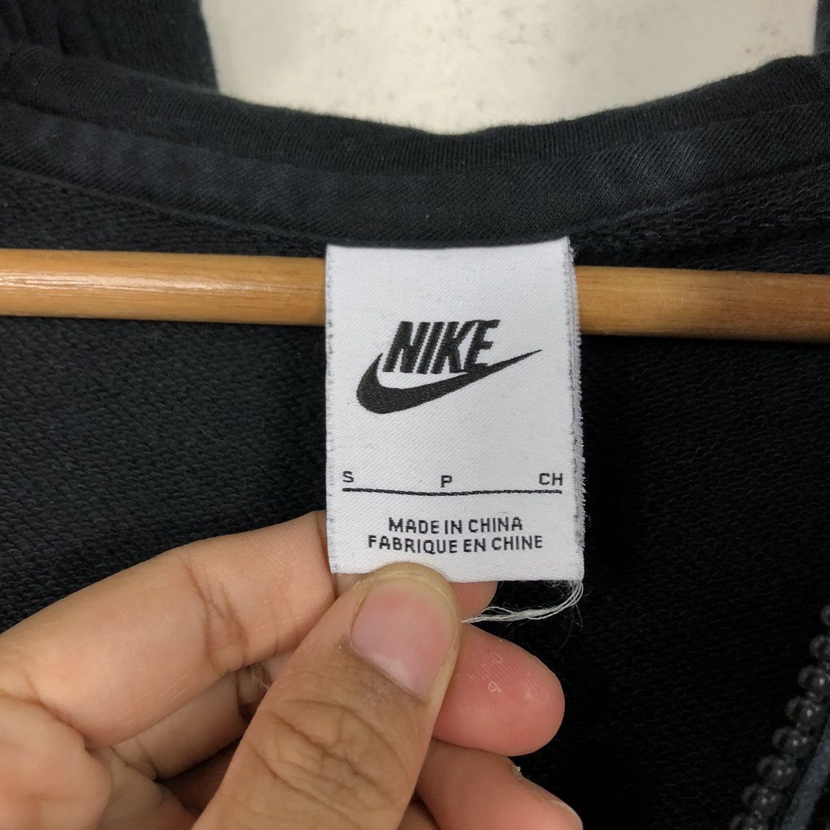 Nike Nike Vintage Black Zip Hoodie – Minimal Swoosh Essential Size US S / EU 44-46 / 1 - 21 Thumbnail