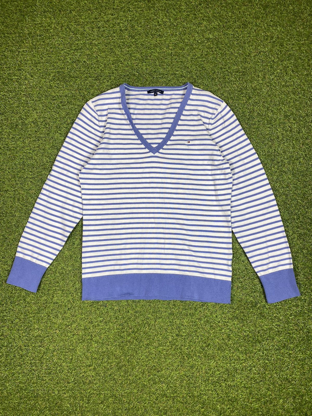 Tommy Hilfiger Vintage Y2K Tommy Hilfiger sweatshirt V-neck size XL Size XL / US 12-14 / IT 48-50 - 1 Thumbnail