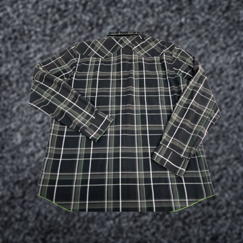 Oakley Oakley Mens Long Sleeve Snap Roll Tab Plaid Shirt L Multicolor Button-Up Pocketed Autumn Plaid Metal Theme Mens Regular Size L Size US L / EU 52-54 / 3 - 1 Thumbnail