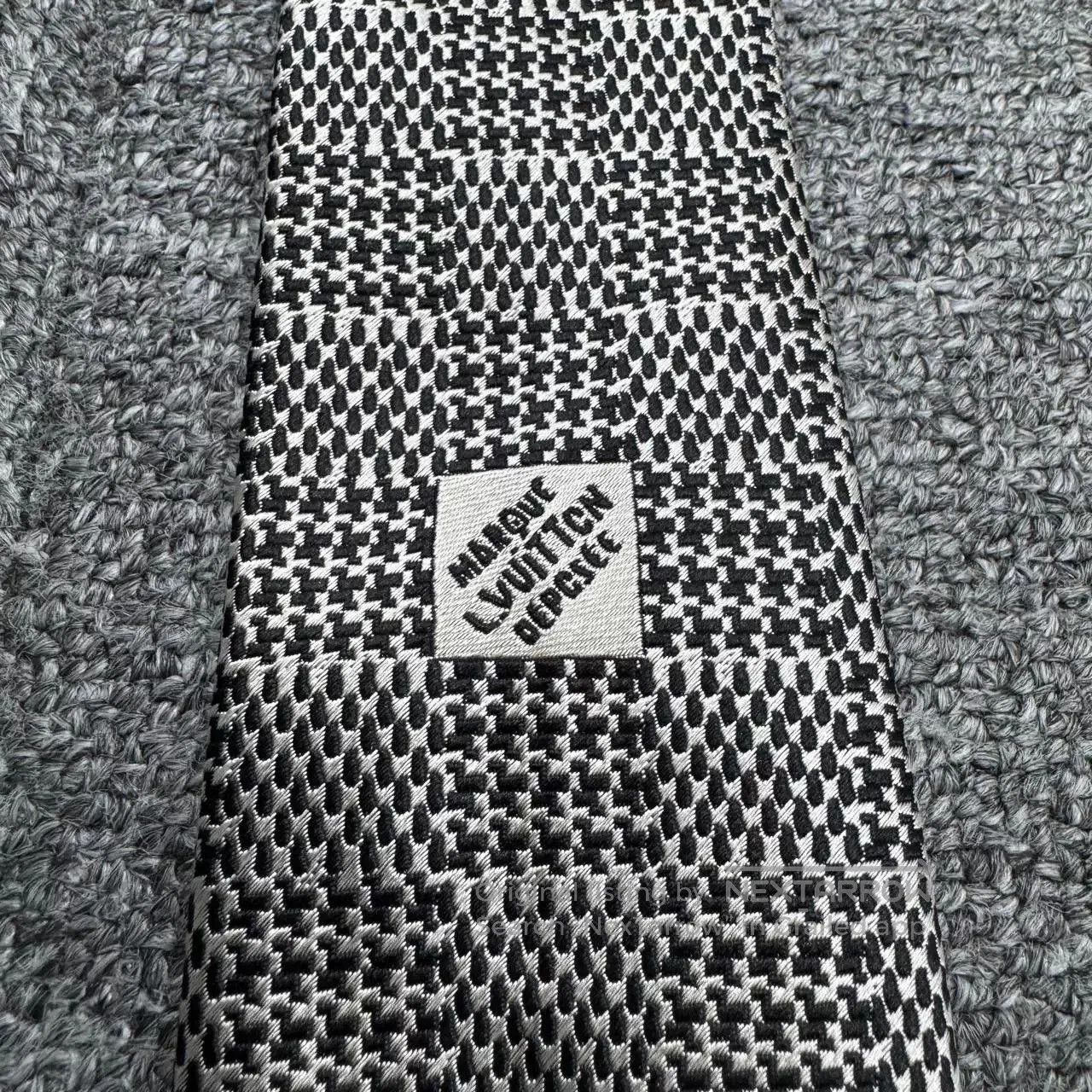 Louis Vuitton Louis Vuitton Pharrell Damier Tie. Size ONE SIZE - 2 Thumbnail
