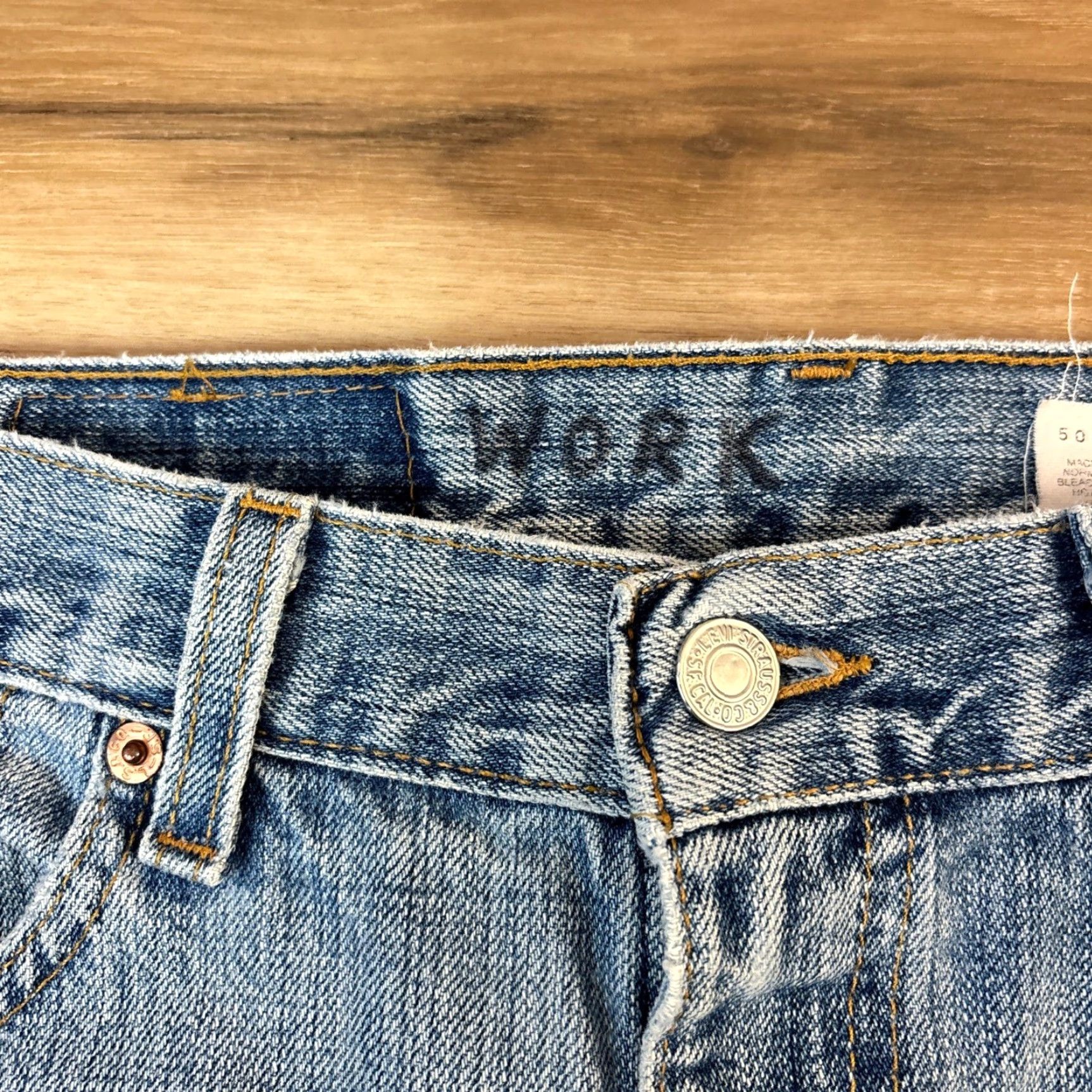 Levi's VINTAGE Levi's 505 Jeans Mens 34x32 Straight Light Washed Distressed Y2K USA blue denim five-pocket regular fit Size US 34 / EU 50 - 4 Thumbnail