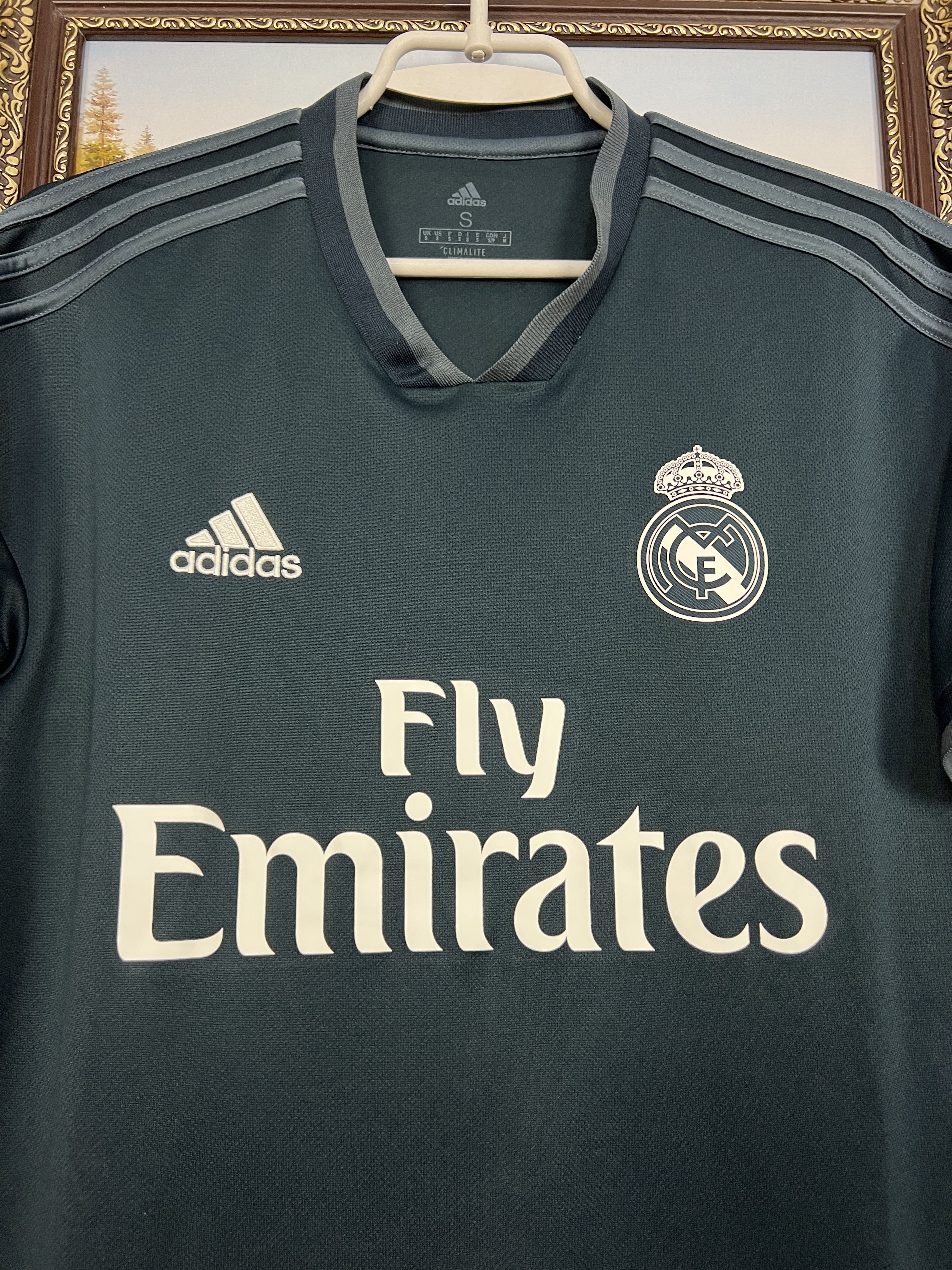 Adidas Real Madrid Away football shirt 2018 Soccer Adidas Jersey Size US S / EU 44-46 / 1 - 3 Thumbnail