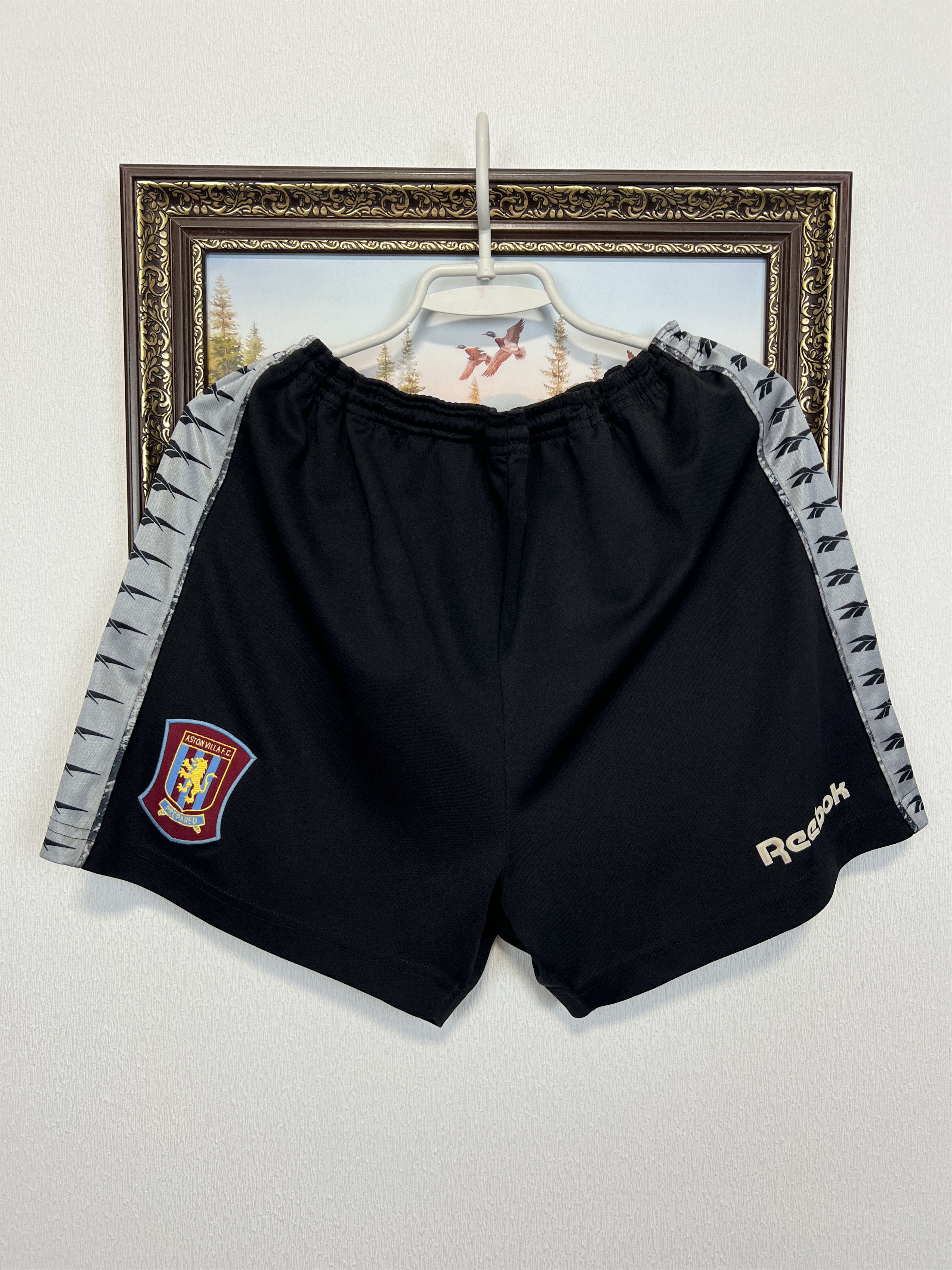 Reebok Vintage 90's Reebok Aston Villa Football Shorts Soccer Rare Size US 32 / EU 48 - 1 Thumbnail