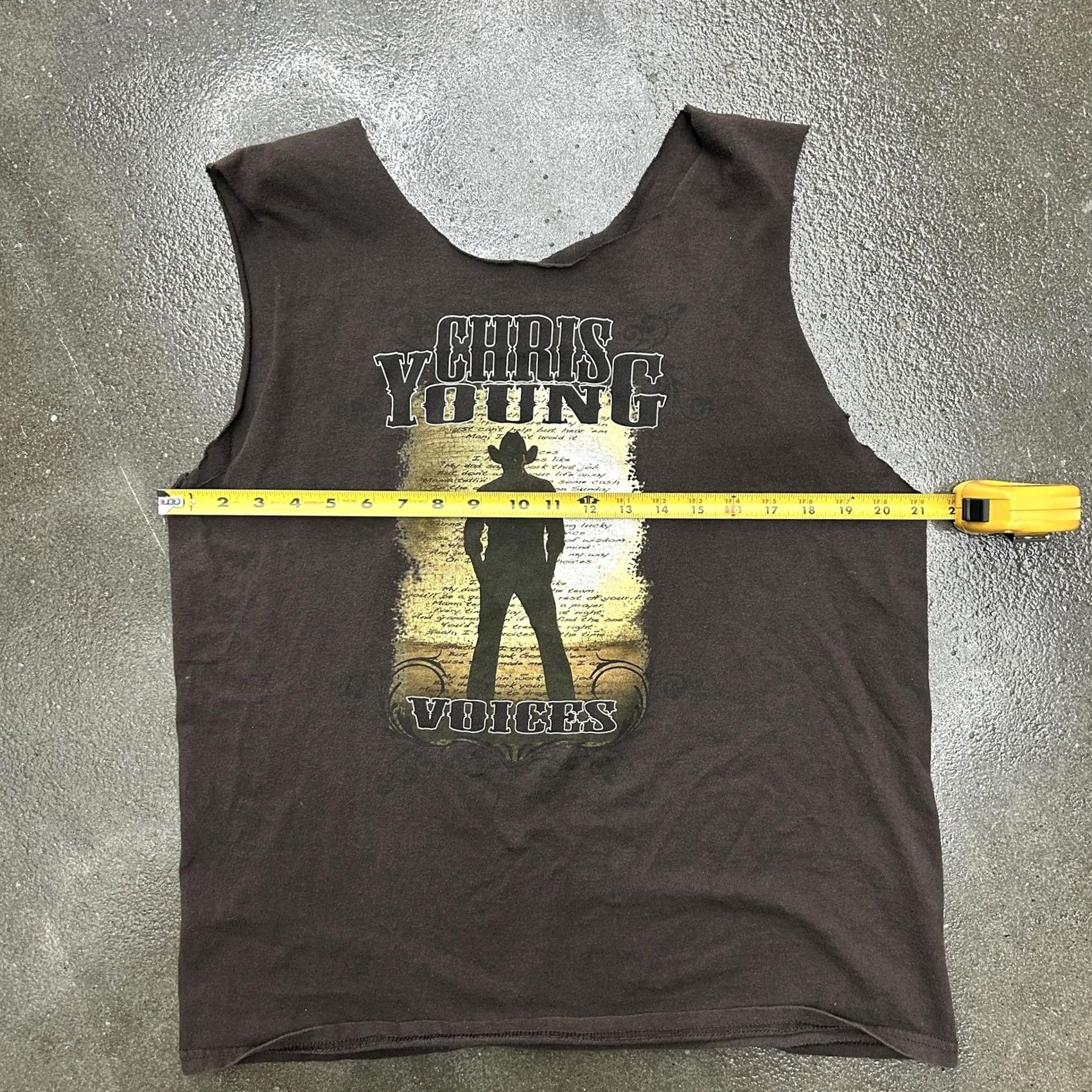 Vintage Chris Young Voices Shirt Mens Large Black Crew Neck Sleeveless Tank Top Tour Graphic Print Country Music Size US L / EU 52-54 / 3 - 4 Thumbnail
