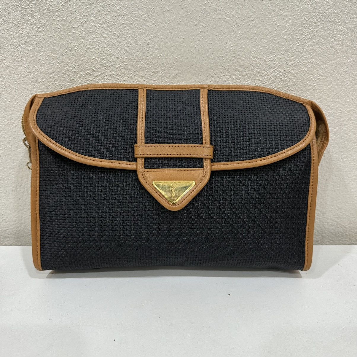 Yves Saint Laurent ‼️LASTDROP‼️ AUTHENTIC YSL VINTAGE CLUTCH BAG Size ONE SIZE - 2 Thumbnail