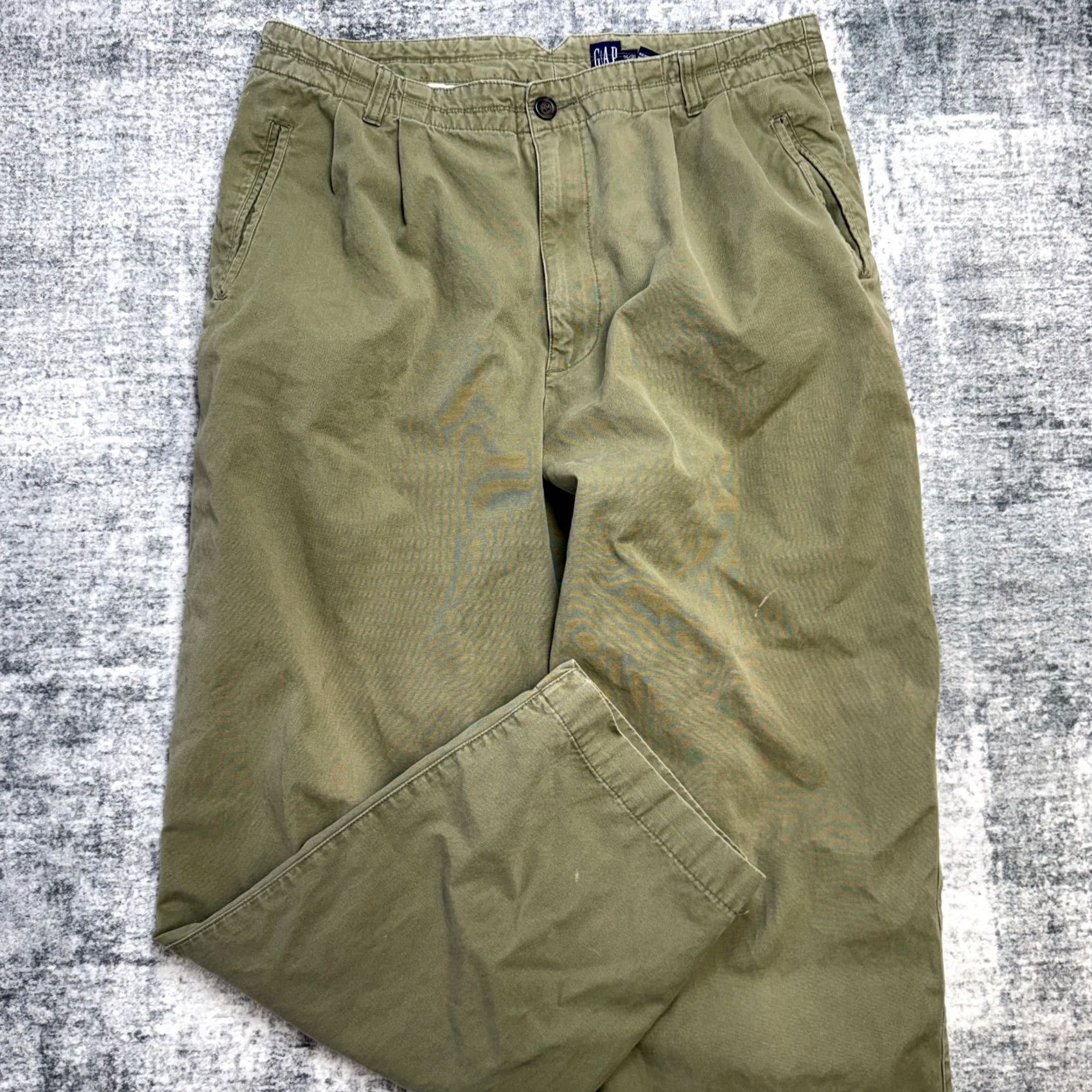 Gap VINTAGE GAP Pants Mens 36x30 Green Khaki Pleated Field Trousers 90s Chino Straight 34 in Inseam Mens Baggy Relaxed Size US 36 / EU 52 - 2 Thumbnail