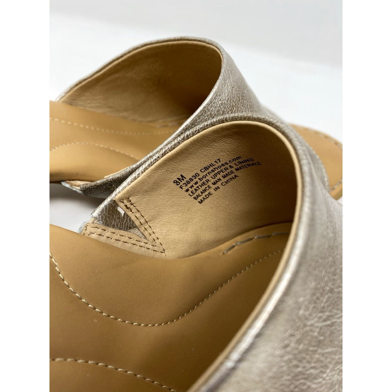 Born VINTAGE? No — Born Leather Sandal Womens Sz 8 39 Comfort Slip On Mule Block Heel Metallic Gold Sandal Gold Leather Slip-On Women’s Casual Size US 8 / IT 38 - 3 Thumbnail