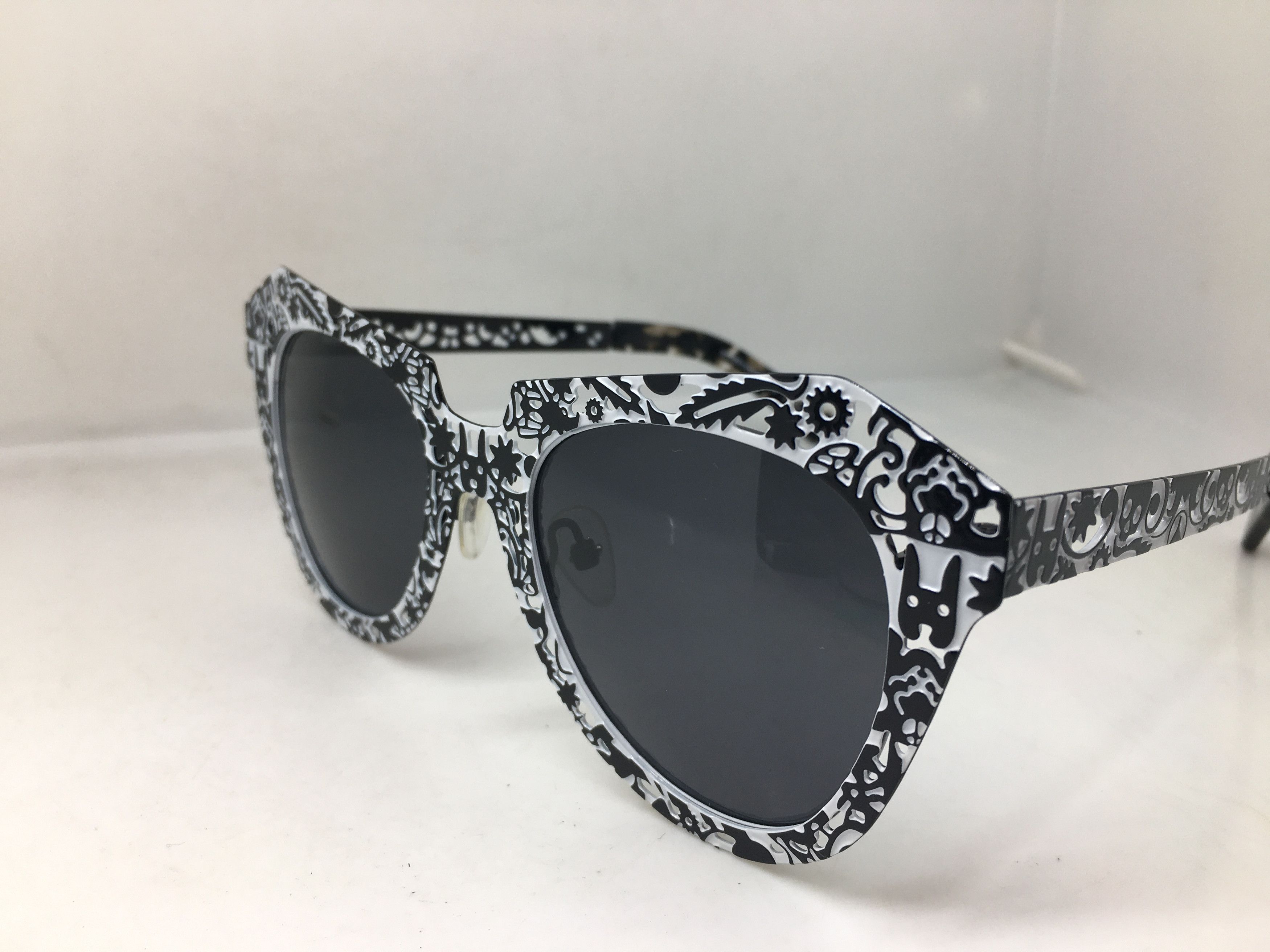 Karen Walker Karen Walker Op Art Black White Cat Eye Sunglasses Frame Size ONE SIZE - 3 Thumbnail