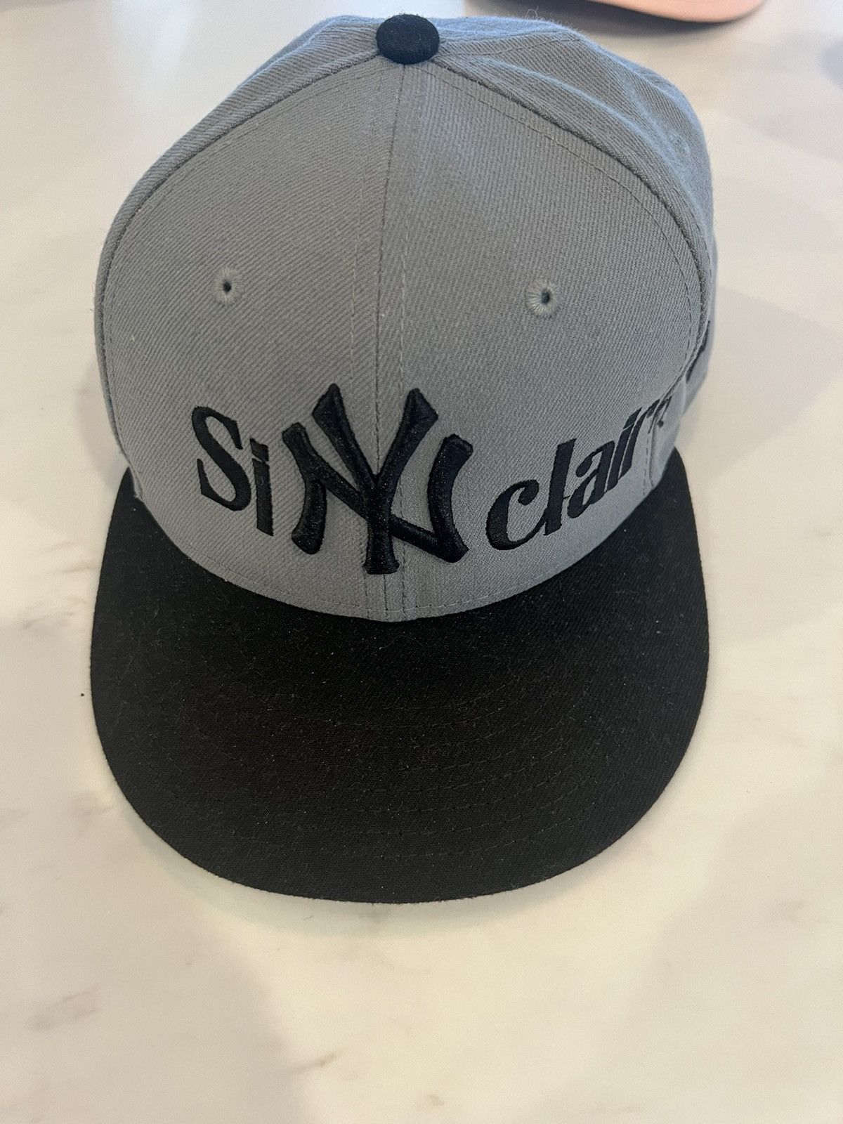 image of New Era x New York Yankees Sinclair New York Yankee Fitted Hat in Grey, Men's