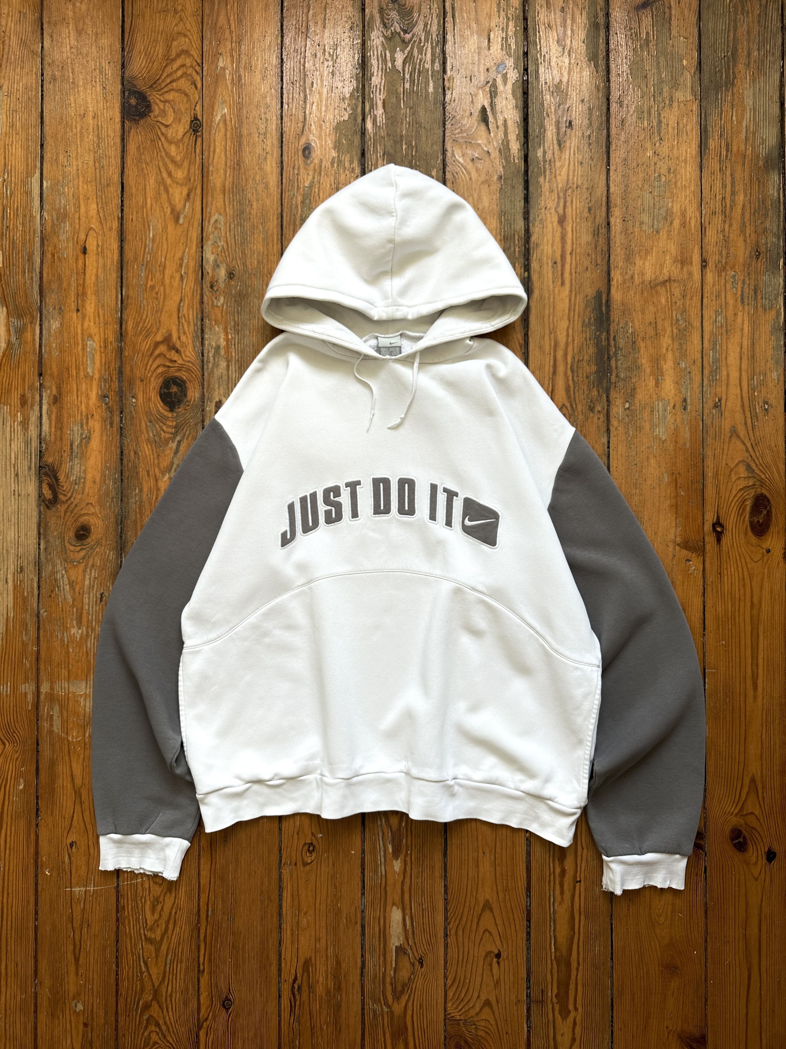 Nike vintage y2k 00s nike spellout boxy oversize hoodie Size US XL / EU 56 / 4 - 1 Thumbnail