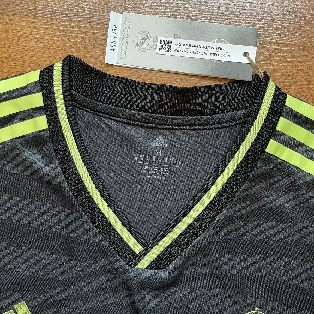 Adidas × Vintage REAL MADRID ADIDAS 2022/2023 FOOTBALL THIRD JERSEY #20 VINI Size US M / EU 48-50 / 2 - 6 Thumbnail