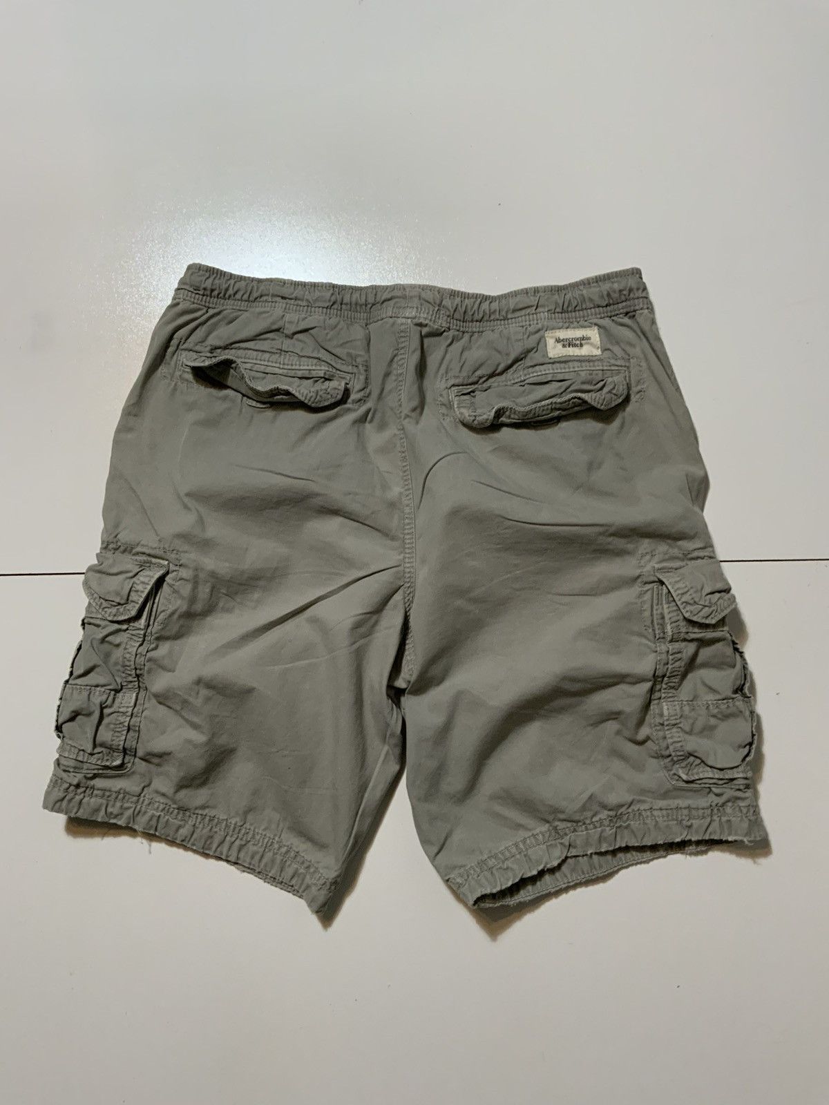 Abercrombie & Fitch Abercrombie & Fitch New York Grey Cargo Cotton Twill Shorts Size US 32 / EU 48 - 3 Thumbnail