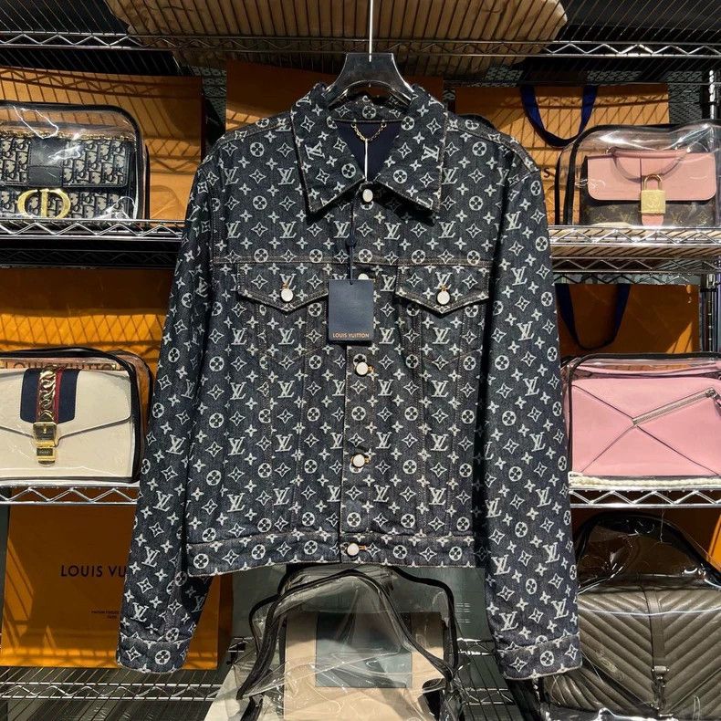 Louis Vuitton Louis Vuitton Timberland co-branded denim jacket Size US M / EU 48-50 / 2 - 1 Thumbnail