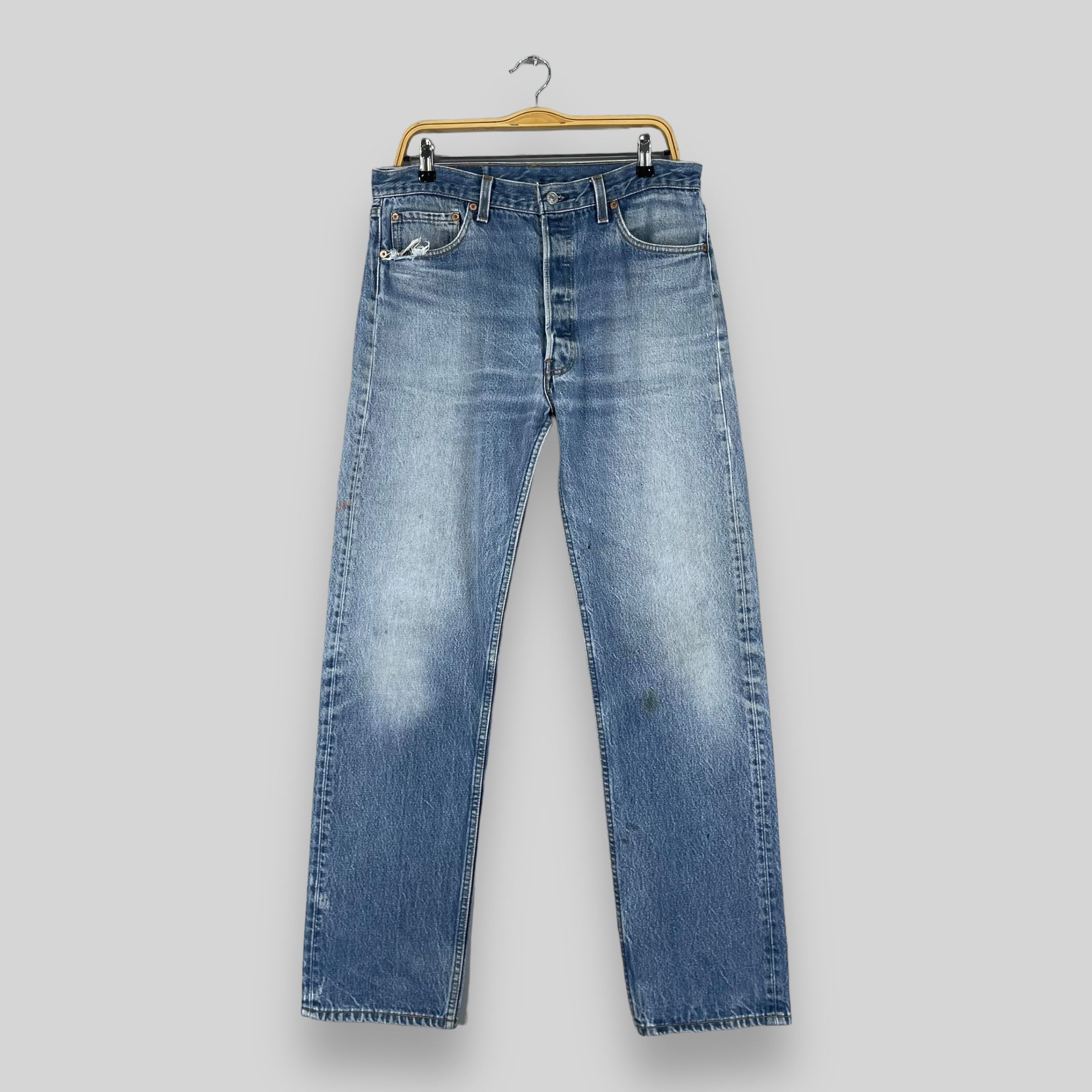 Levi's × Vintage Size 34 Vintage Levis 501xx Distressed Medium Washed Jeans Size US 34 / EU 50 - 1 Thumbnail