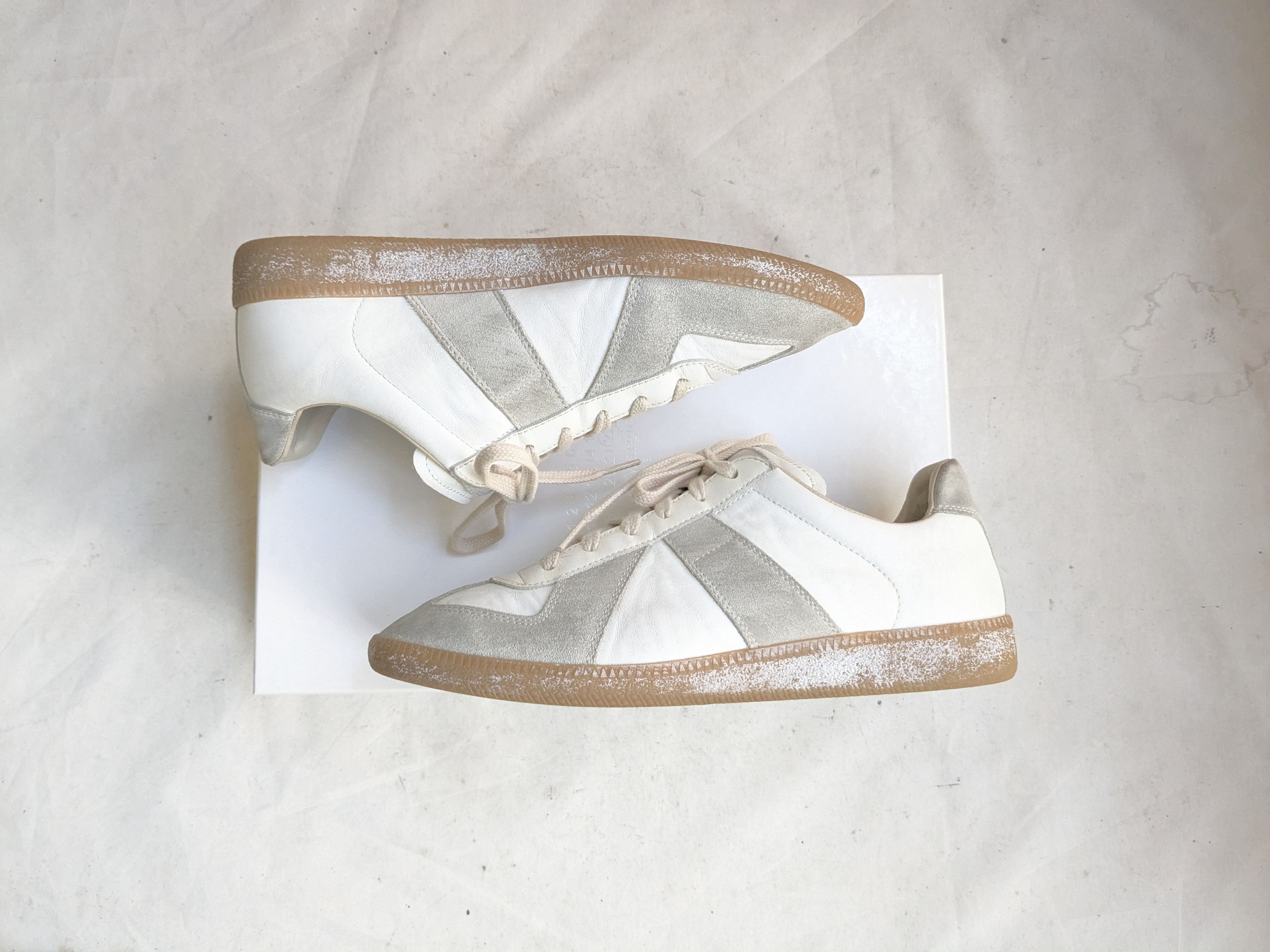 Maison Margiela Maison Margiela GAT Replicas 9 42 White Gray Painted Size US 9 / EU 42 - 1 Thumbnail