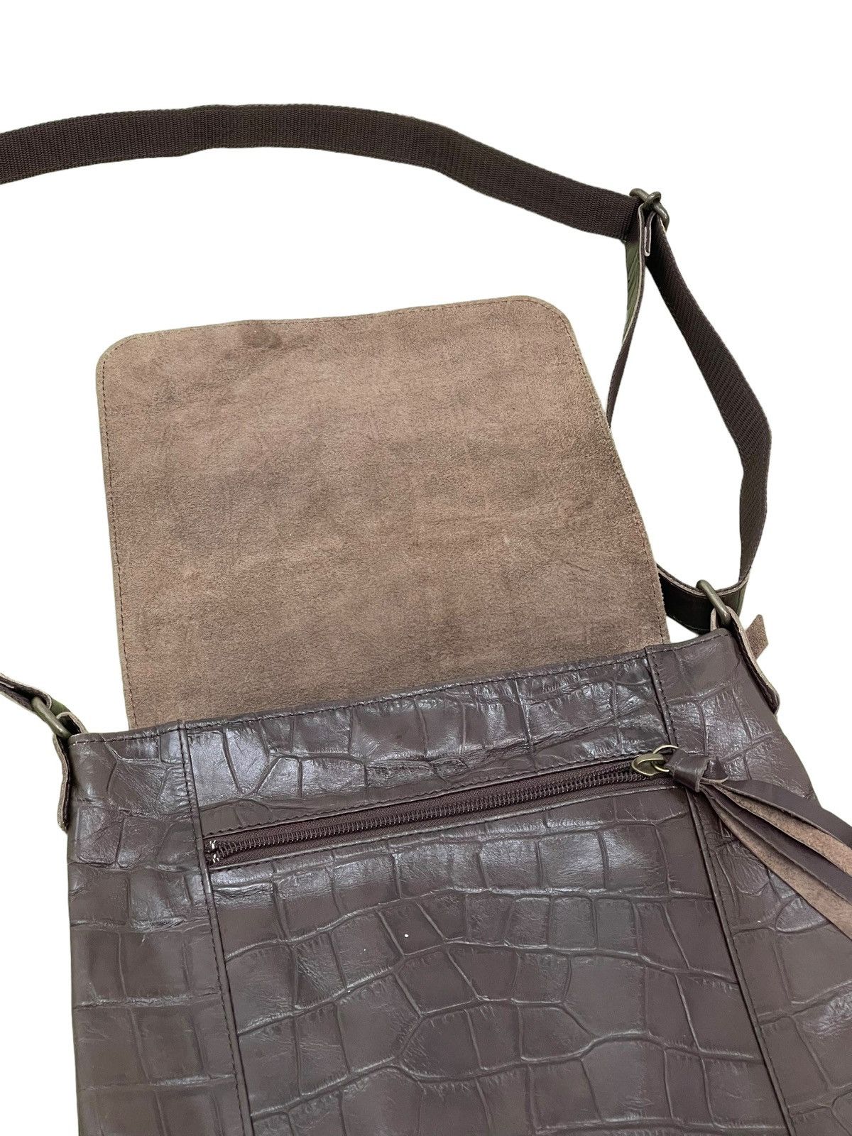 Genuine Leather Crocodile Embossed Full Leather Tumugu Cross Body Bag 3🟩 Size ONE SIZE - 10 Thumbnail