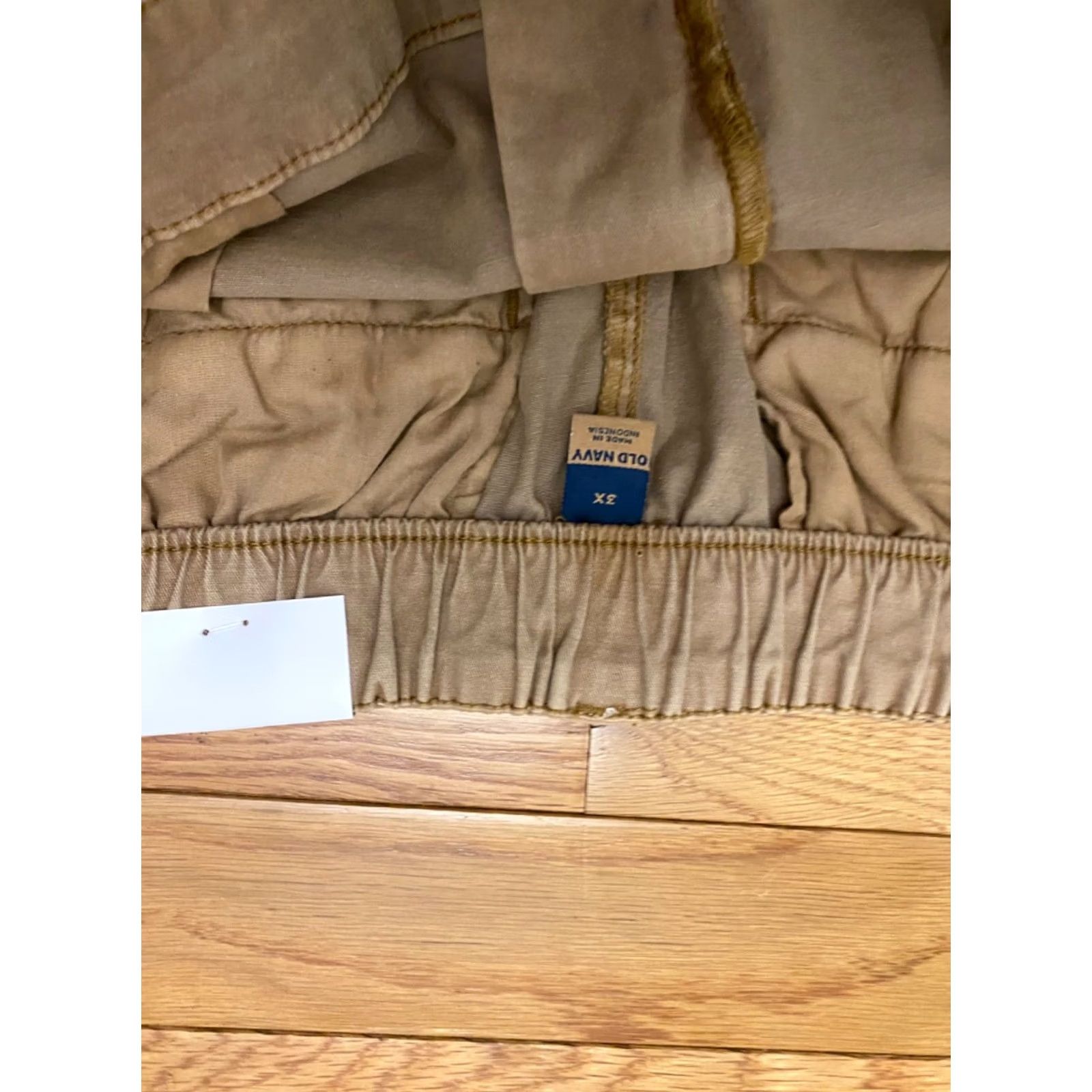 Old Navy Old Navy Shorts Womens 3XL Tan Women High Waisted Khaki Inseam Size Size 40" / US 18 - 4 Thumbnail