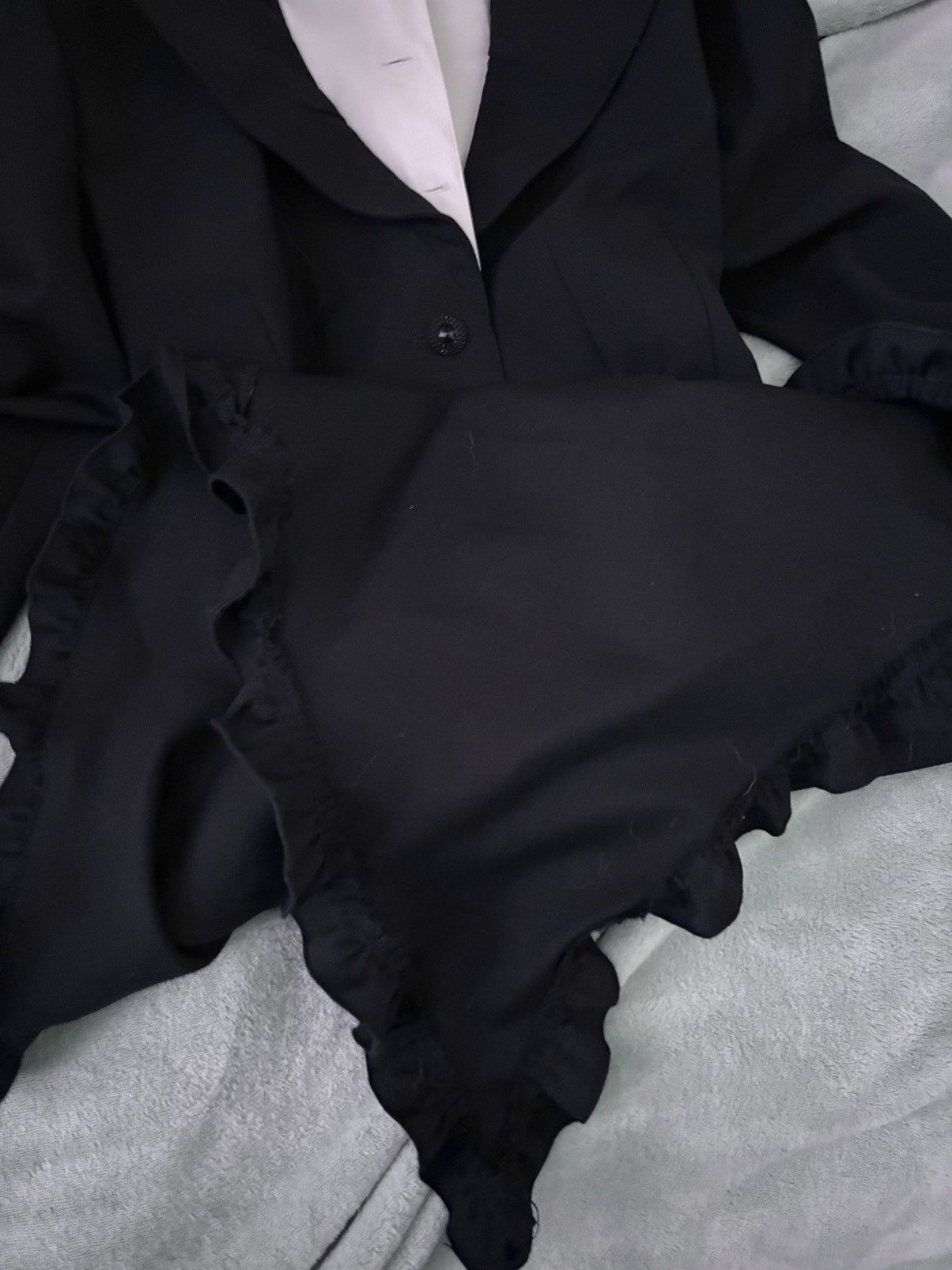 Japanese Brand Vampire Dress Full Set with Cameo Tie Size M / US 6-8 / IT 42-44 - 4 Thumbnail