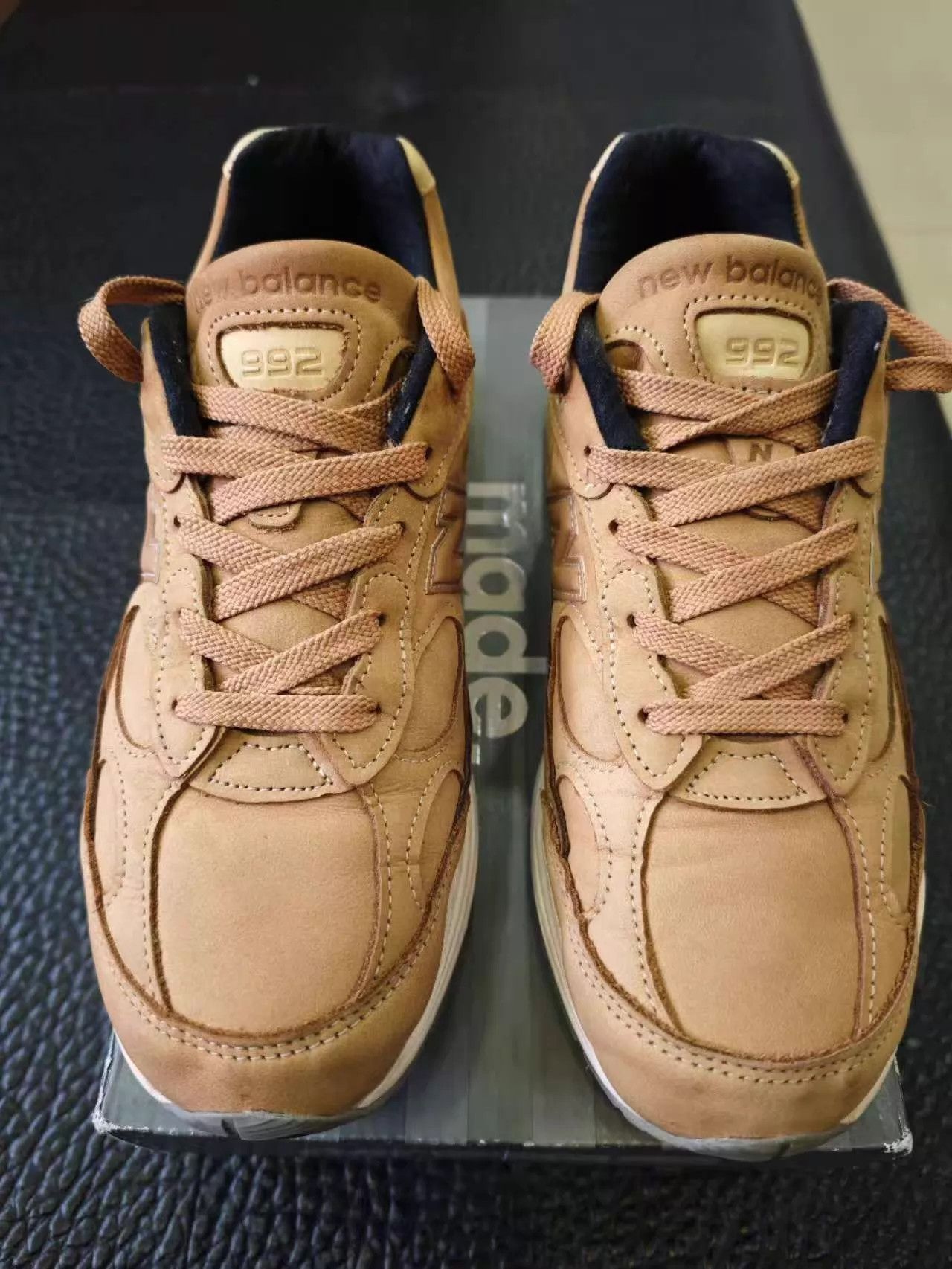 New Balance New Balance 992 Tan Wheat Leather Unisex Sneaker Size US 9 / EU 42 - 1 Thumbnail