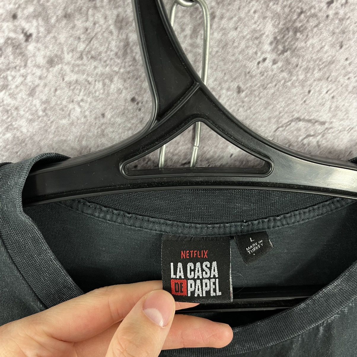 Other La Casa de Papel (Money Heist) T-Shirt Netflix Size L Size US L / EU 52-54 / 3 - 9 Thumbnail