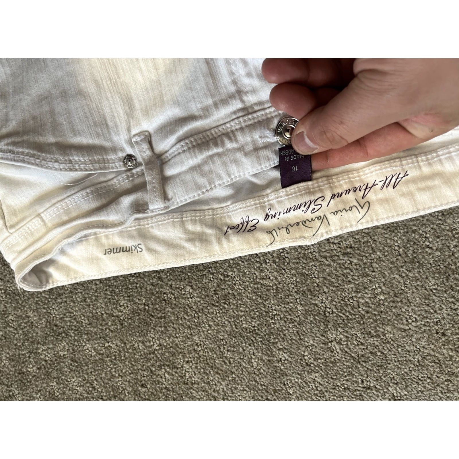 Gloria Vanderbilt Gloria Vanderbilt Jeans Capri 16 Ivory Slimming Stretch Denim 5-Pocket Regular Rise High Wash Light Womens Skimmer Denim Jeans Size 38" / US 16 / IT 52 - 4 Thumbnail