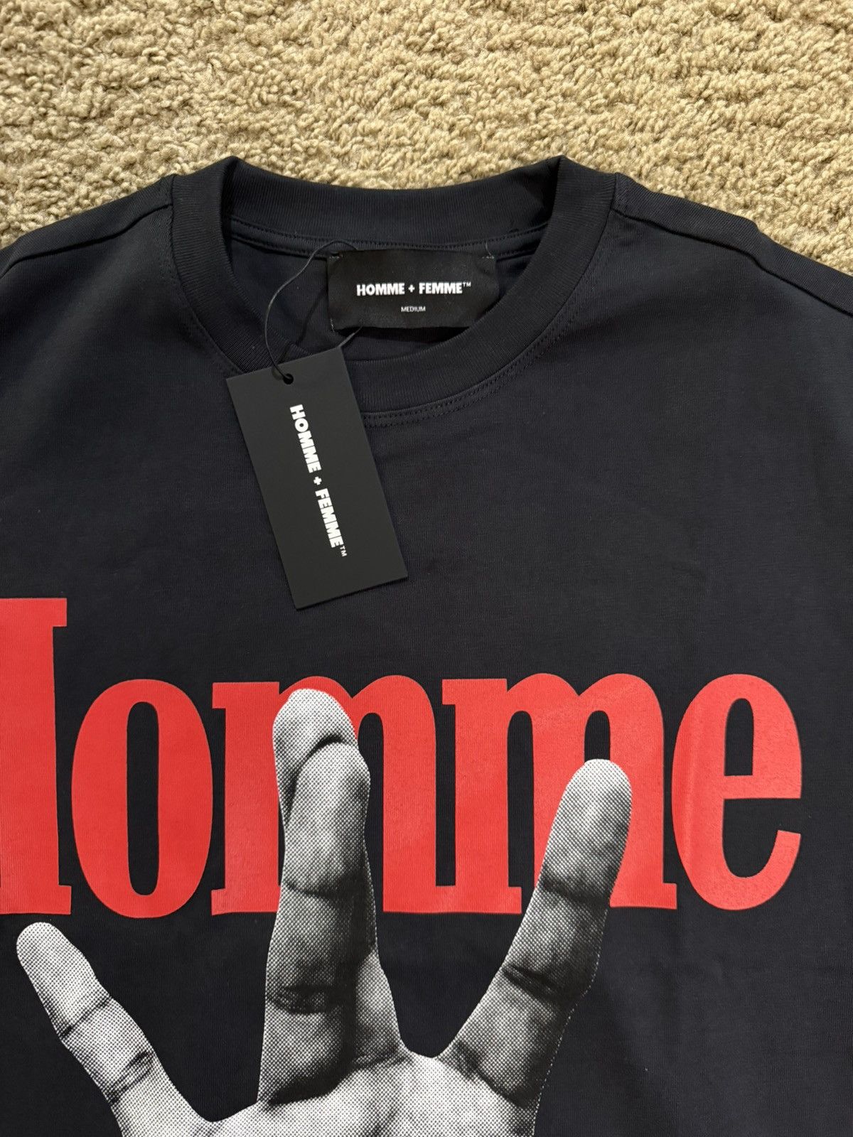 Homme + Femme La Homme + Femme Twisted Fingers Graphic T-Shirt Black Size US M / EU 48-50 / 2 - 3 Thumbnail