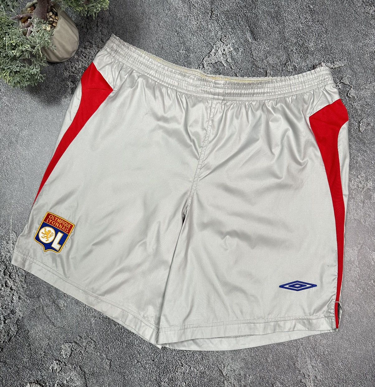 Umbro × Vintage Olympique Lyonnais vintage 2004 2005 Umbro shorts Size US 32 / EU 48 - 2 Thumbnail