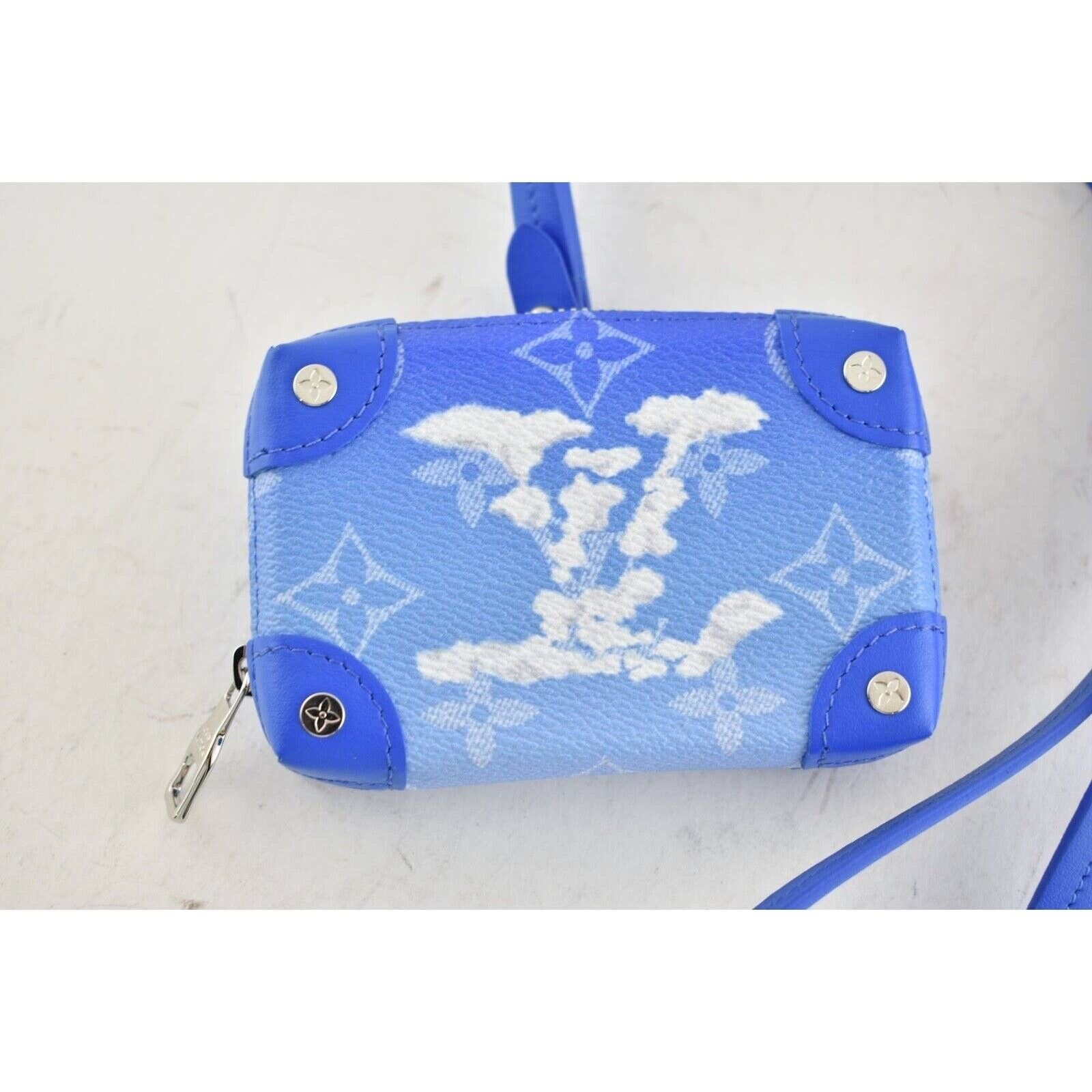 Louis Vuitton Louis Vuitton Clouds White Necklace Wallet Strap Bag Size ONE SIZE - 4 Thumbnail