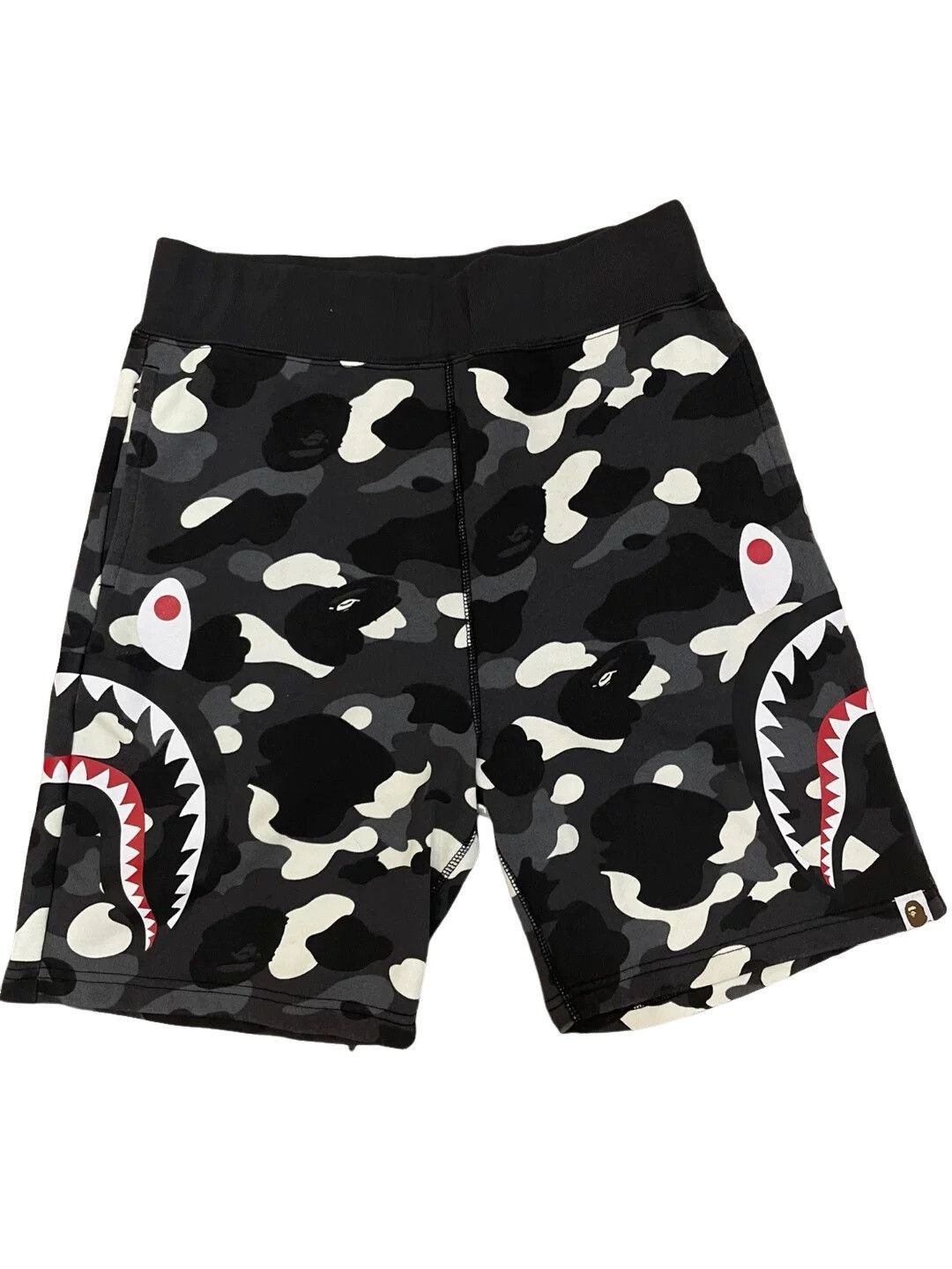 Bape A Bathing Ape Shark Camo Shorts Size M Size US 32 / EU 48 - 1 Thumbnail
