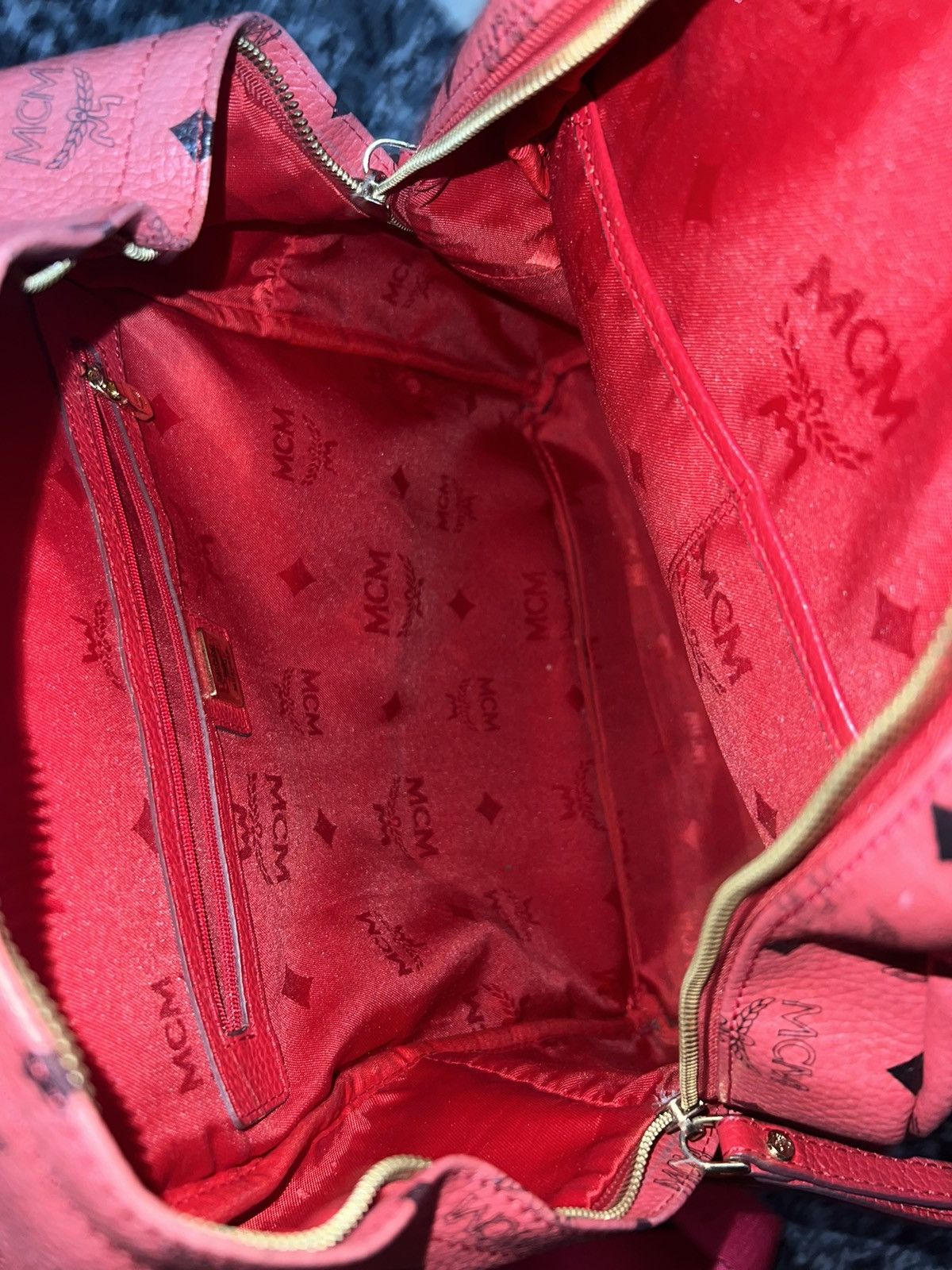MCM Stark レッド バックパック 関税込 Red and white mcm bag