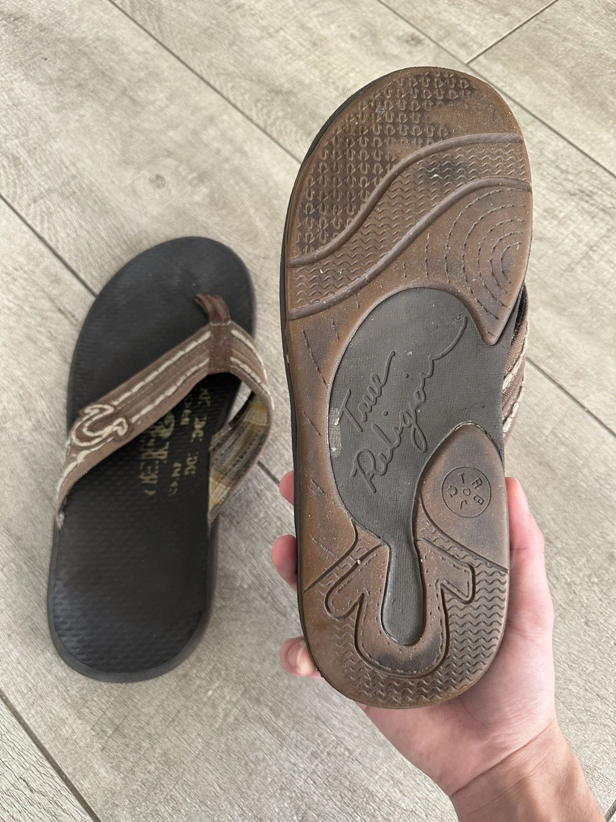 True Religion True Religion Big T Stitch Flip Flops Size US 10 / EU 43 - 5 Thumbnail