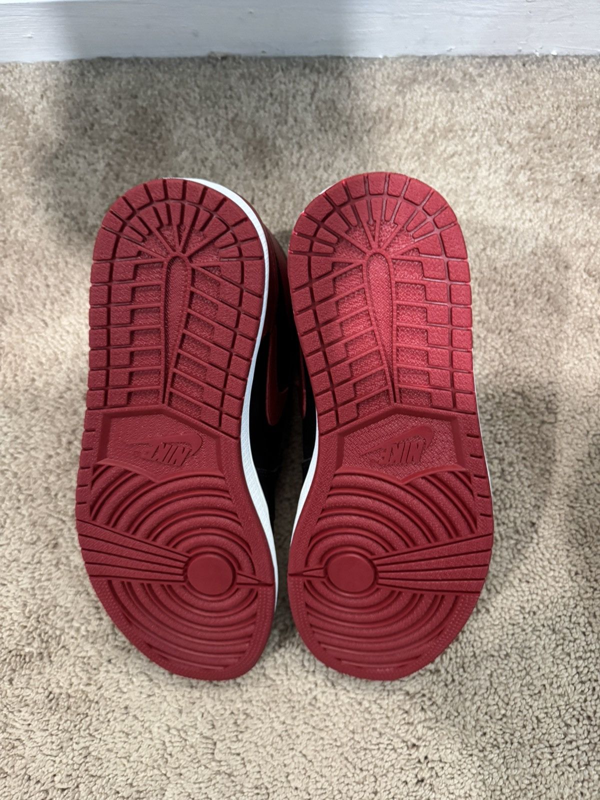 Jordan Brand Jordan 1 Banned 2016 Size US 10 / EU 43 - 5 Thumbnail