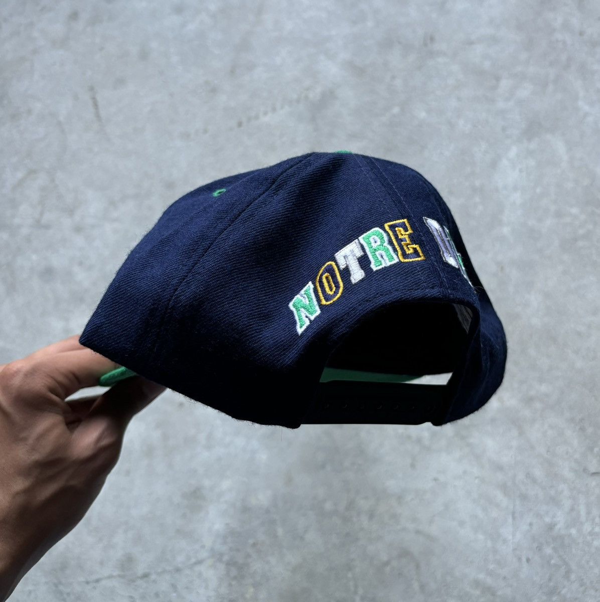 Vintage vintage 90s UNIVERSITY OF NOTRE DAME spellout Snapback hat Size ONE SIZE - 2 Thumbnail