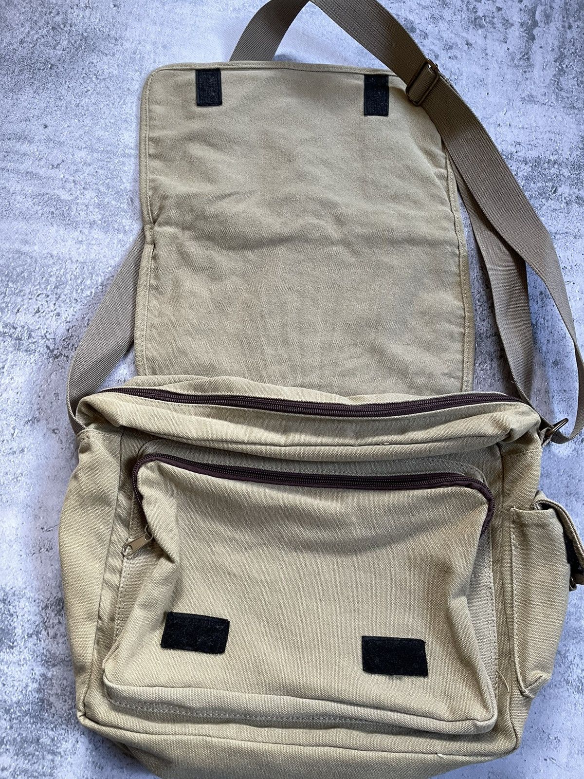 Japanese Brand 90s Y2K Crossbody Military Style Multipocket Messenger Bag Size ONE SIZE - 11 Thumbnail